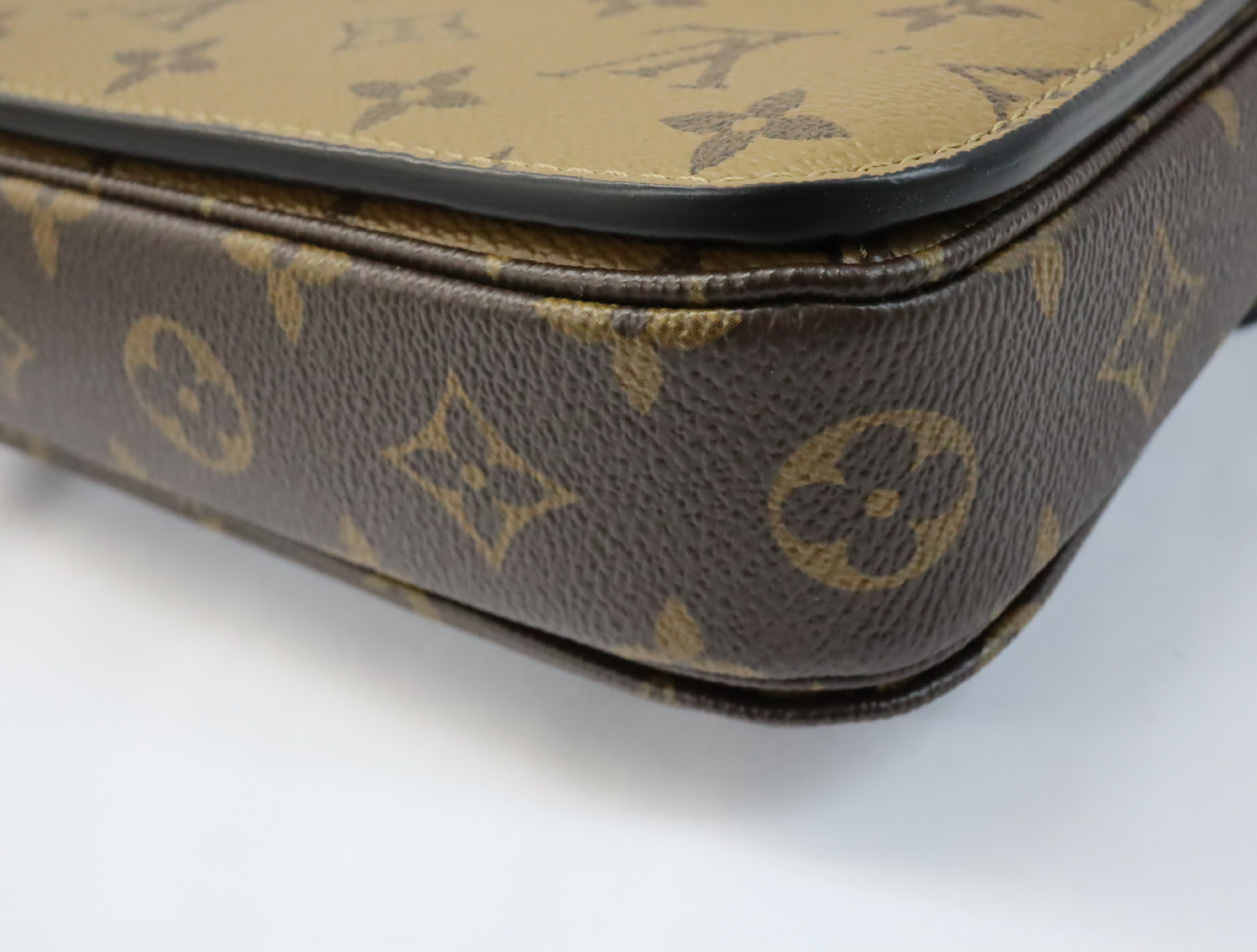Monogram Reverse Pochette Metis MM M44876 Shoulder Bag (RFID detected) — view 14