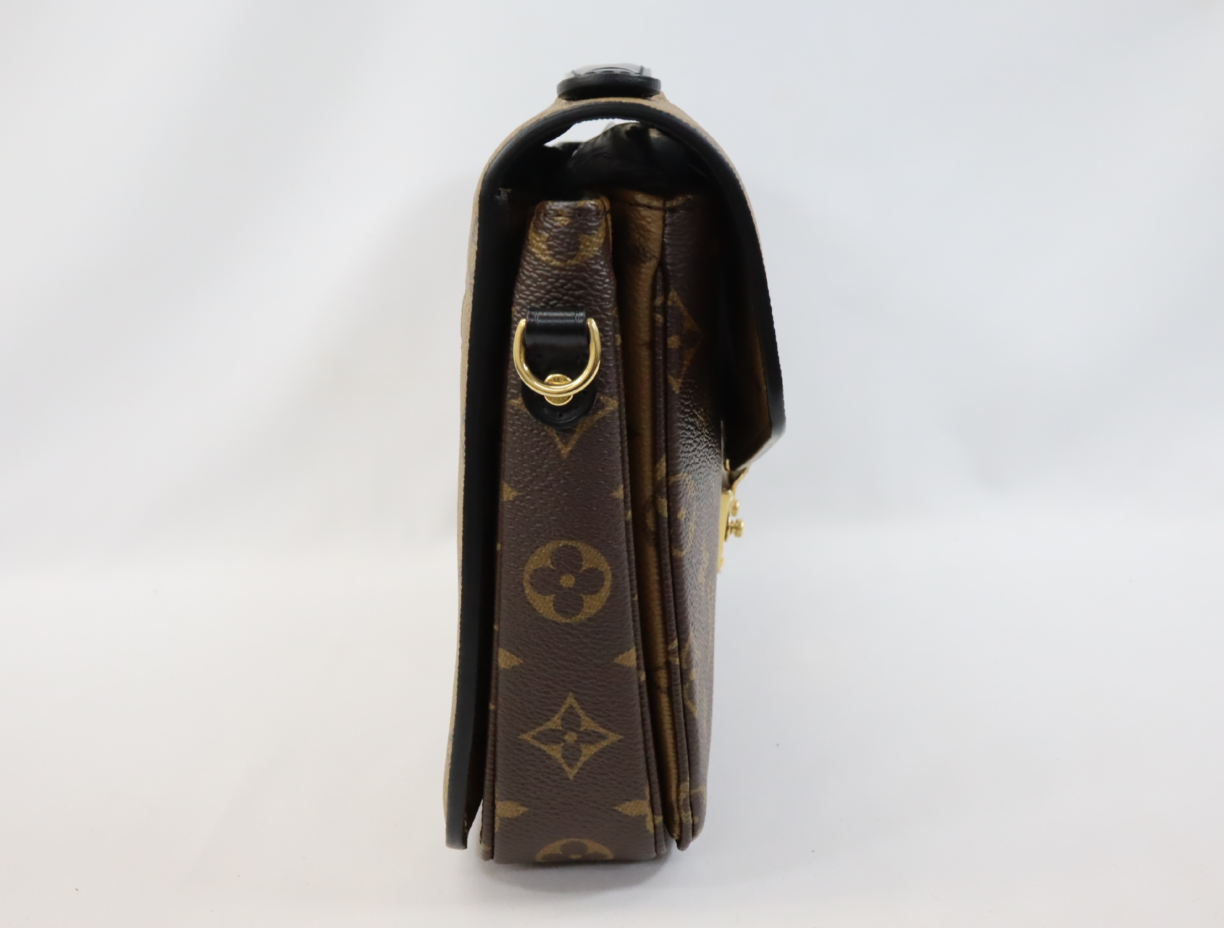 Monogram Reverse Pochette Metis MM M44876 Shoulder Bag (RFID detected) — view 4