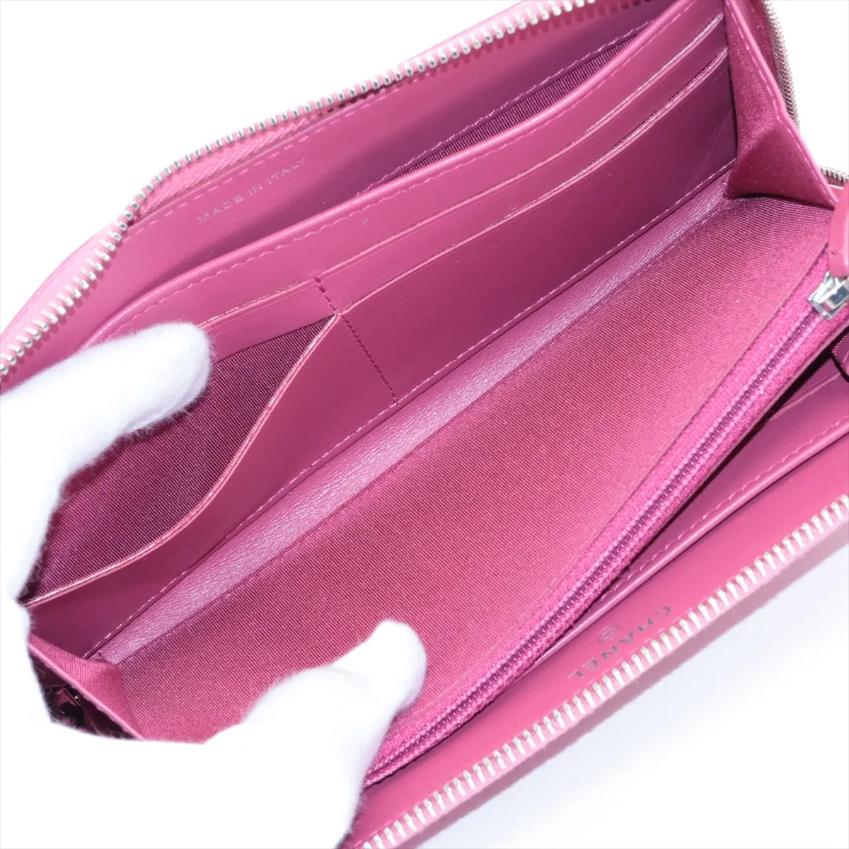 Camellia Leather Round Zip Wallet Pink Silver Hardware 24670134 — view 5