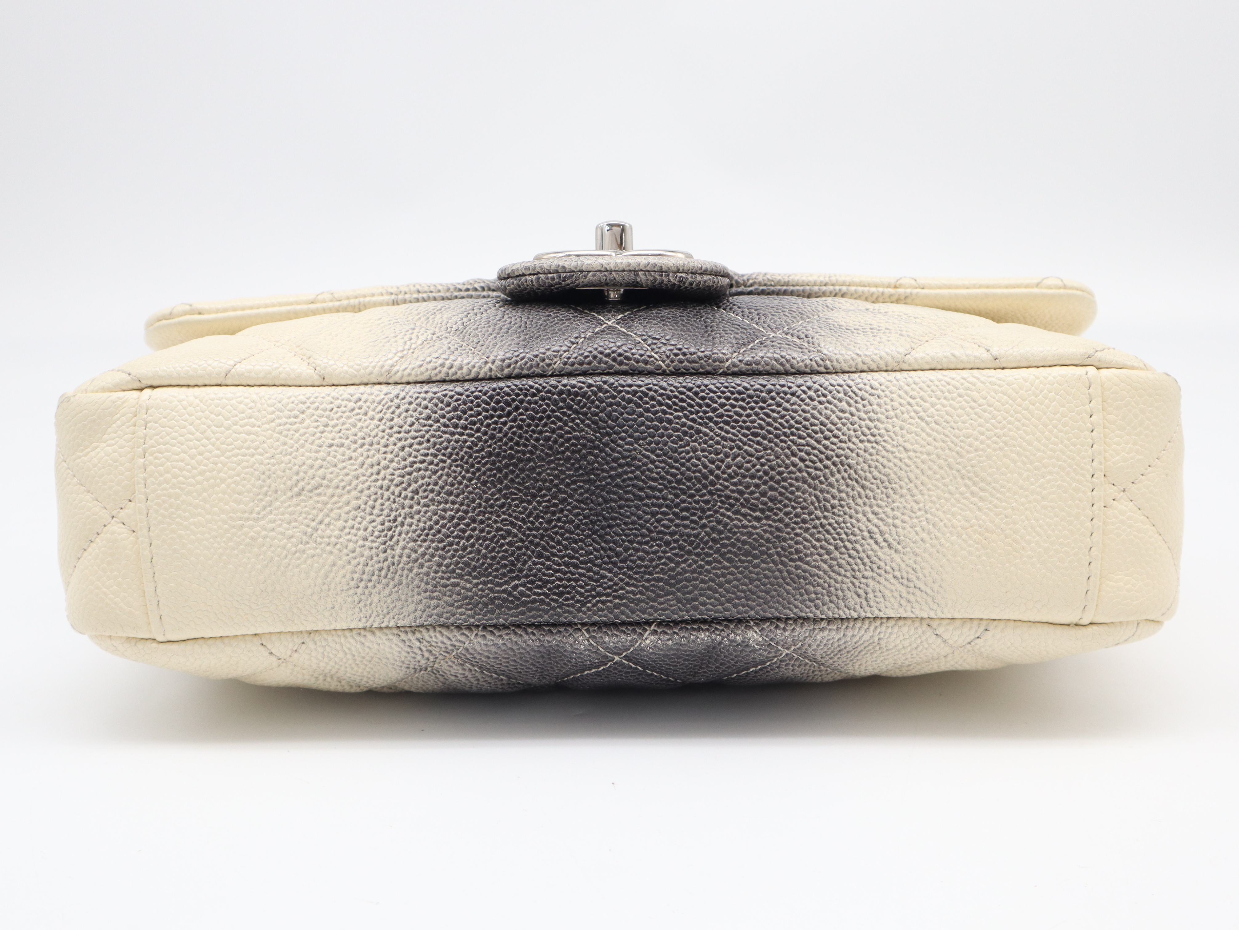 Caviar Skin Matelassé Bicolor S Flap Double Chain Silver Hardware Ivory Black Seal 17753840 Shoulder Bag — view 5