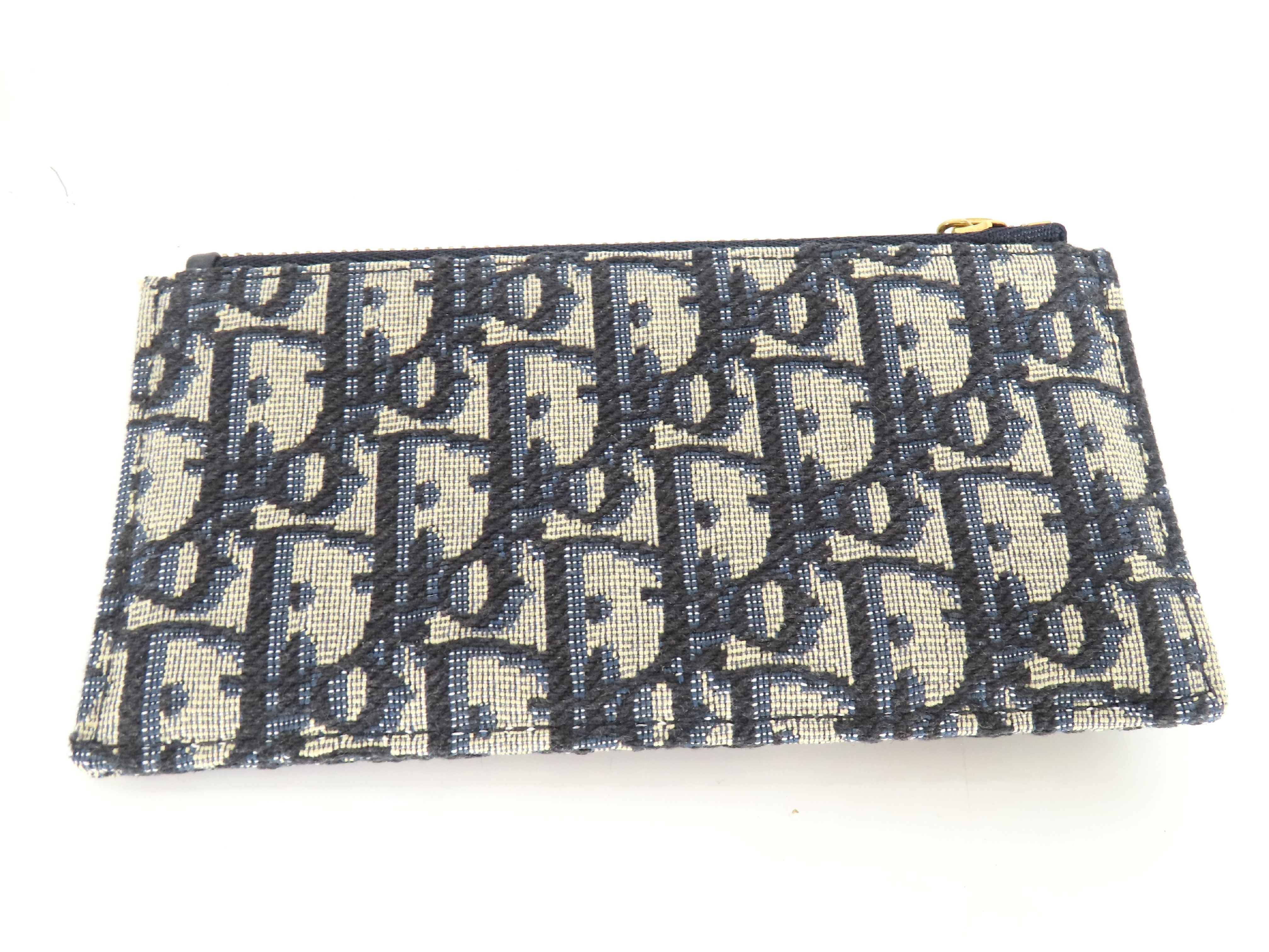 Oblique Saddle Chain Shoulder Bag — view 12