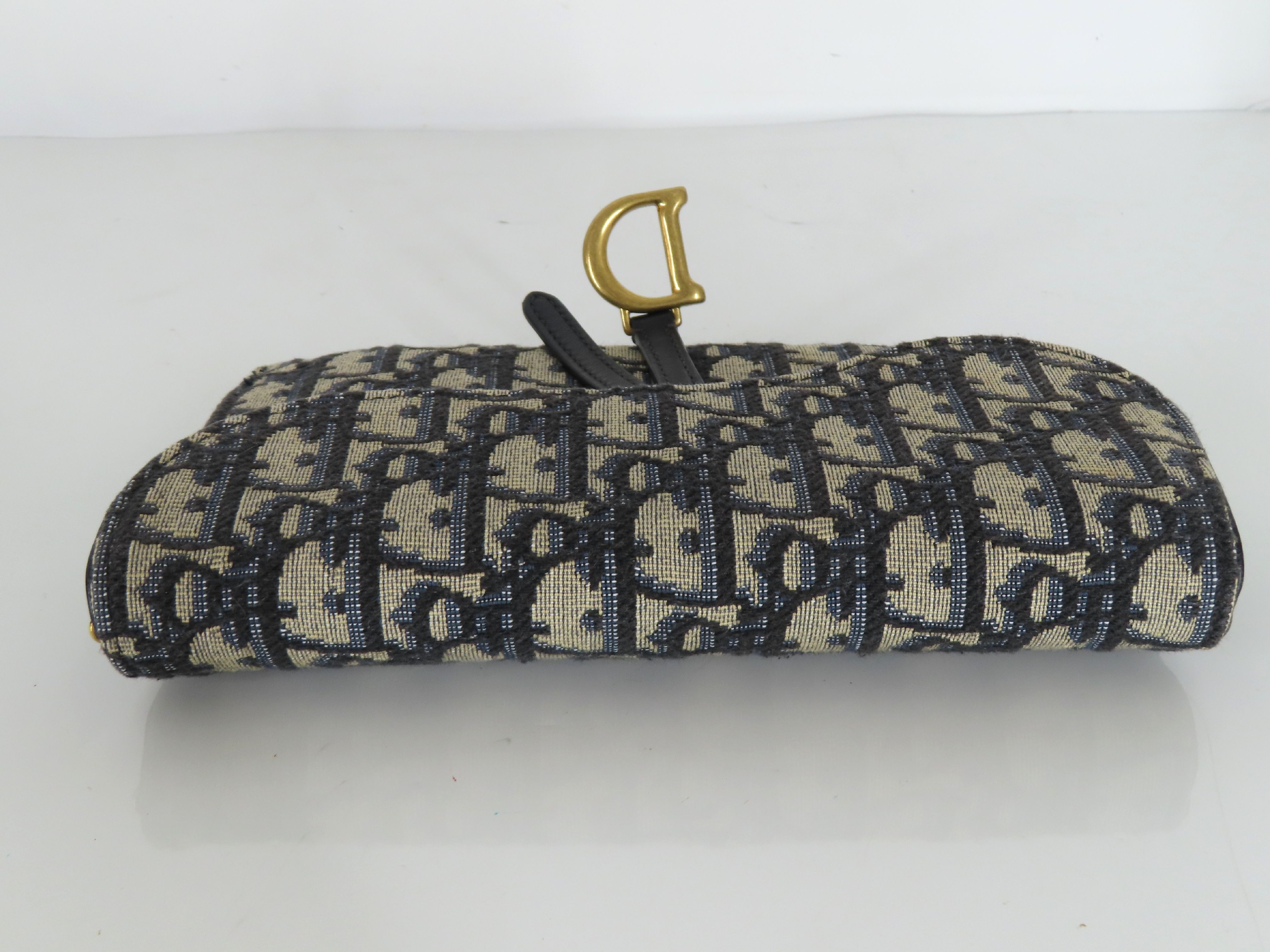 Oblique Saddle Chain Shoulder Bag — view 5