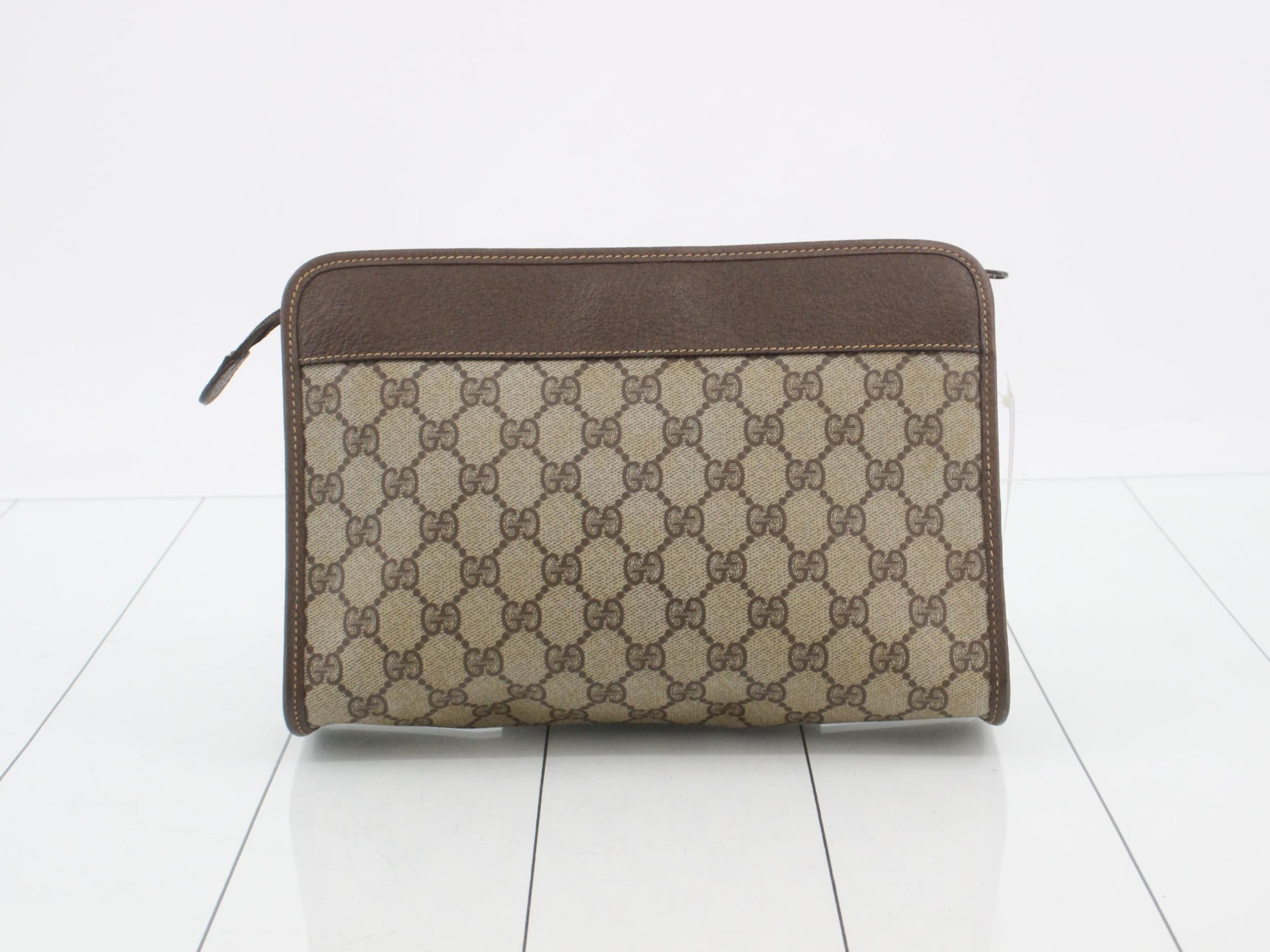 GG Supreme Clutch Bag — view 2