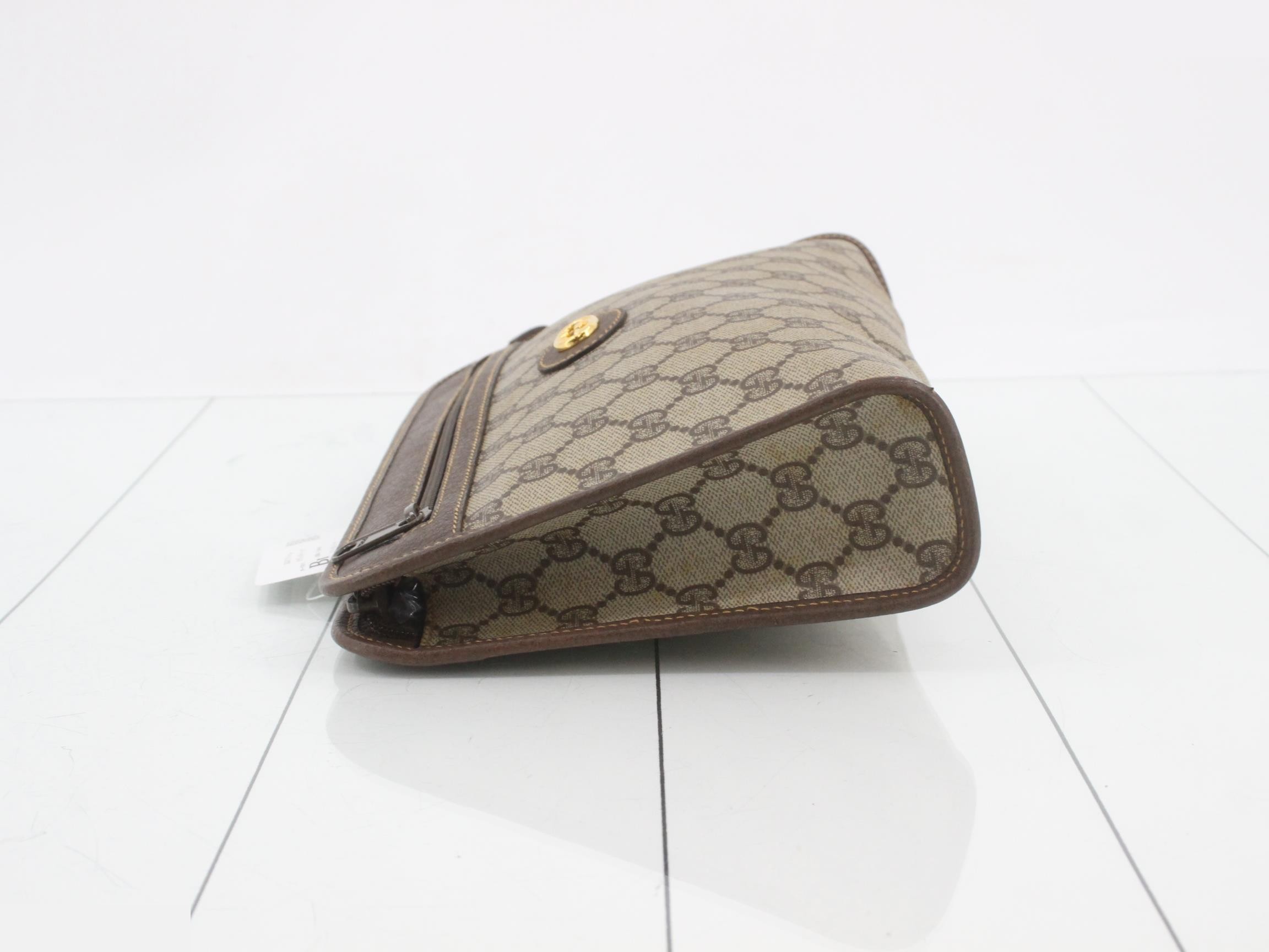 GG Supreme Clutch Bag — view 4