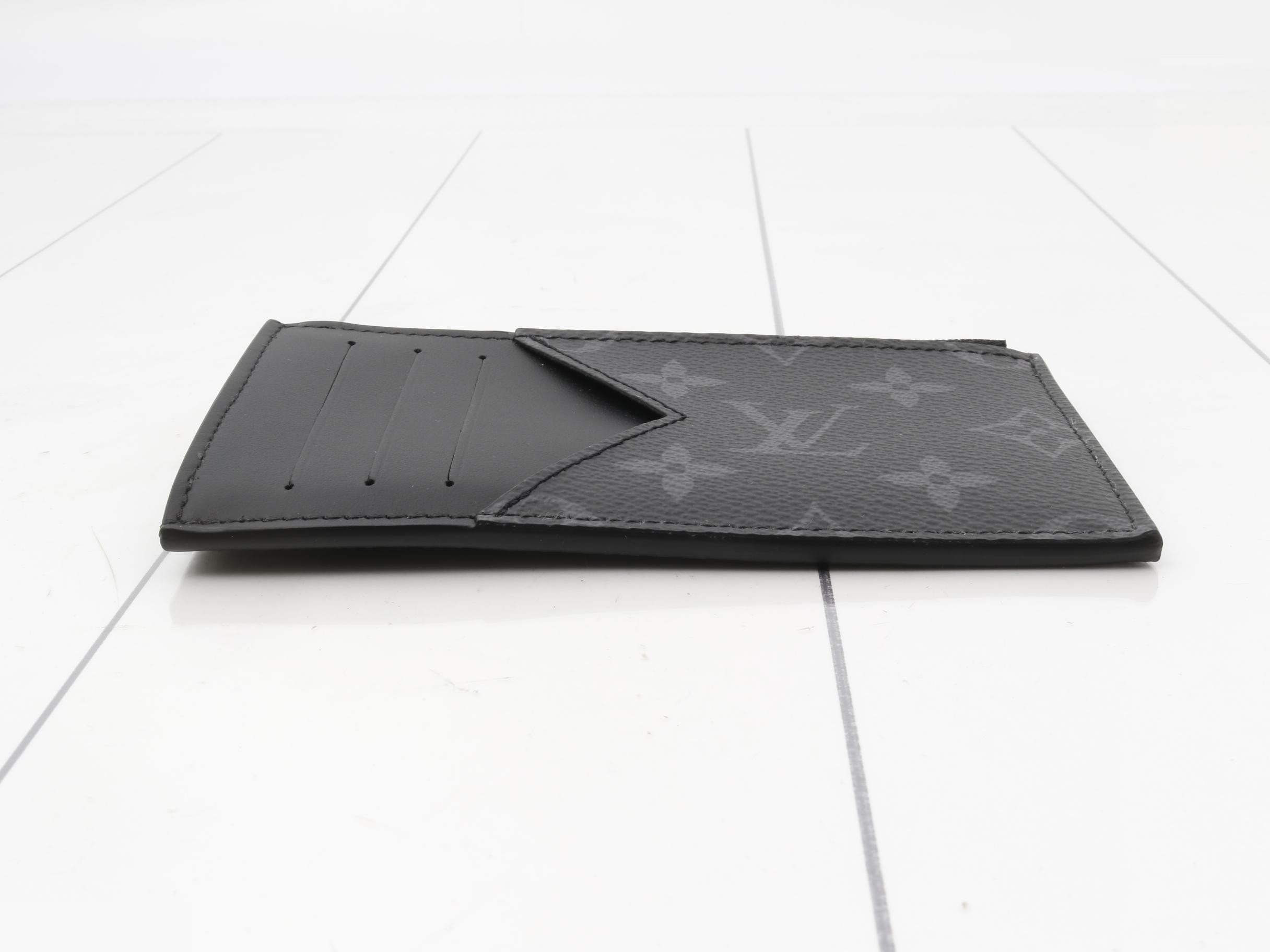 Coin card holder — view 3