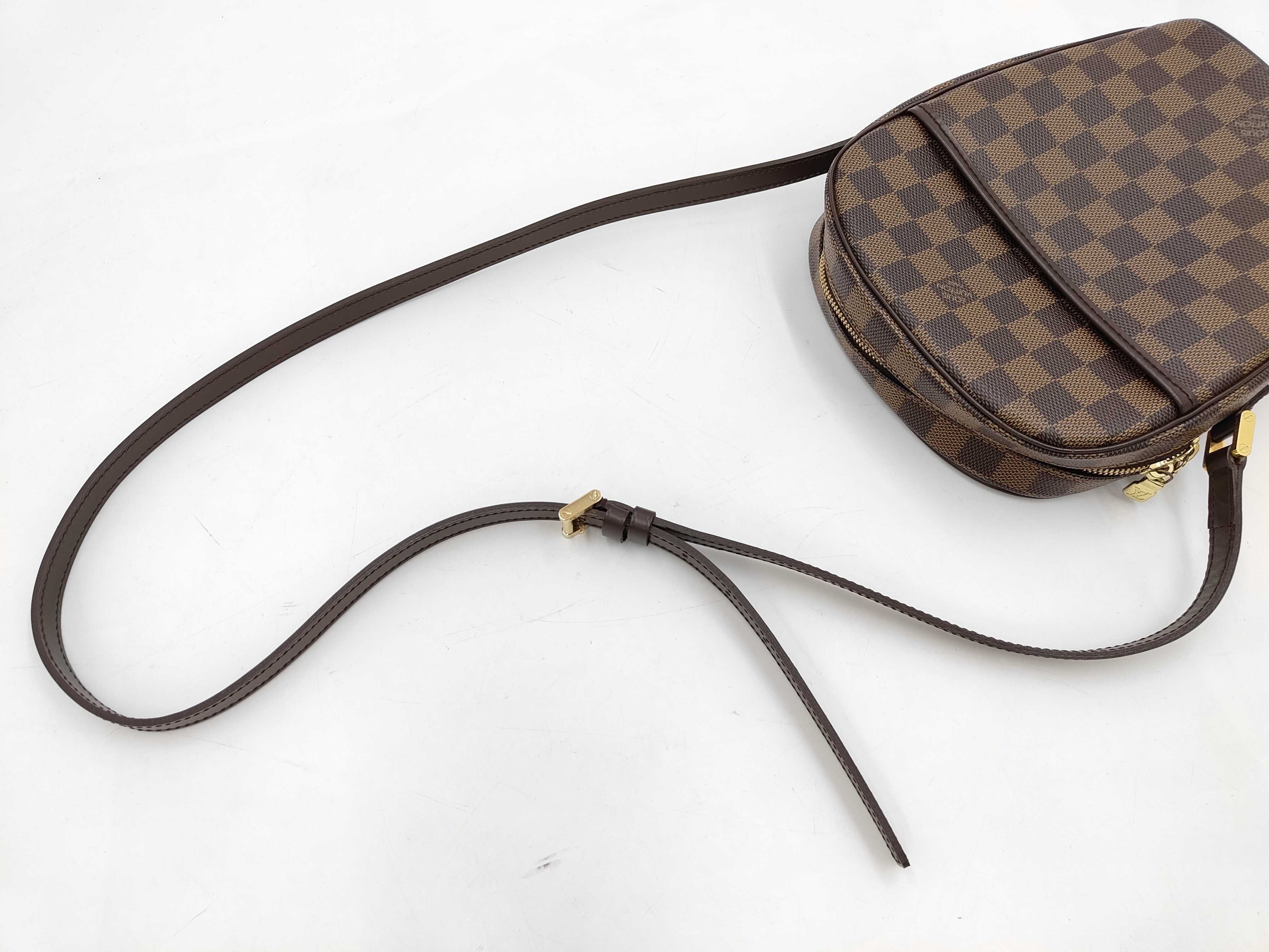 LV Shoulder Bag — view 5