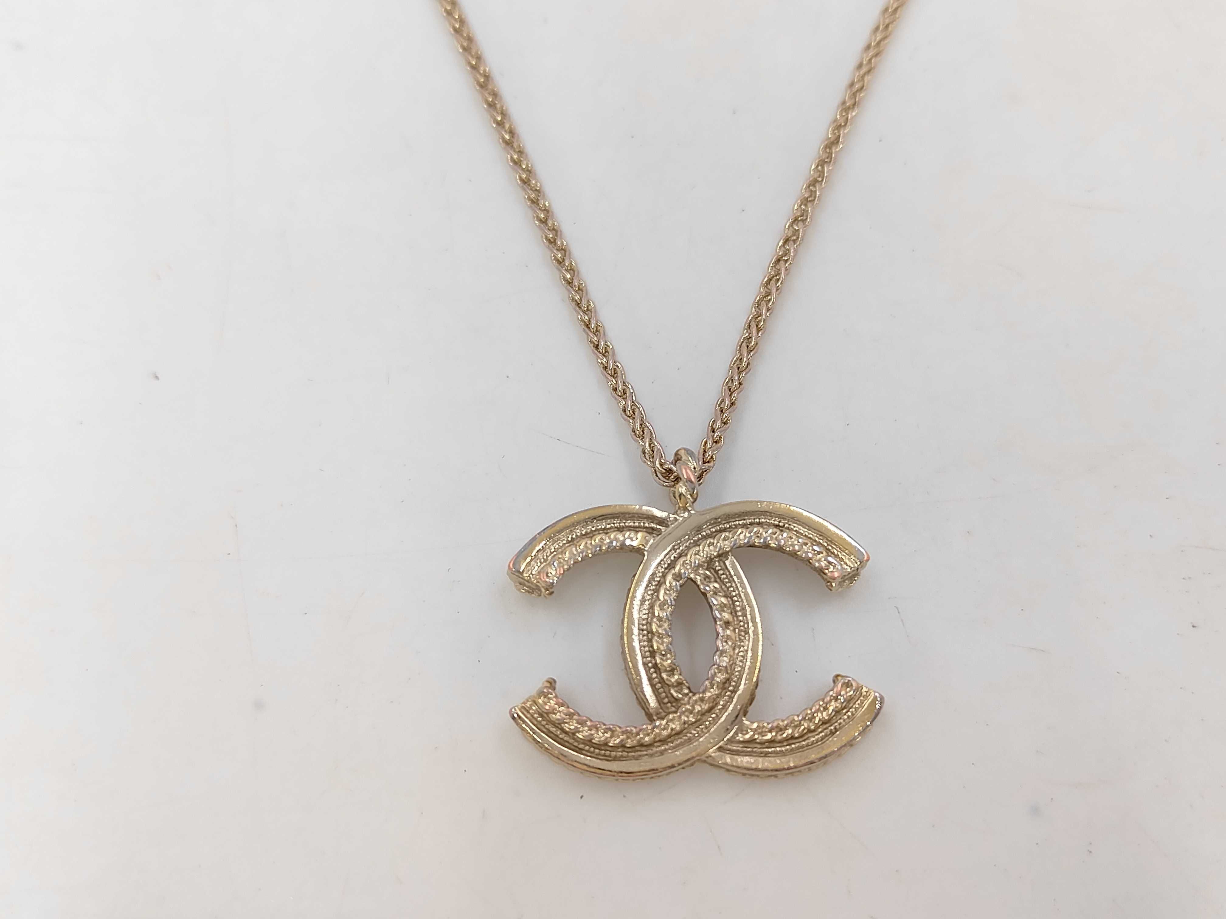 necklace, Coco Mark, pearl, gold, 18C. — view 3