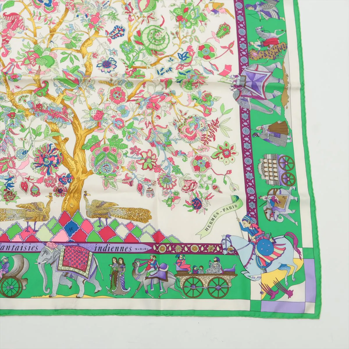 Carre 90 "Fantaisies indiennes" (Enchanting India) Scarf, Silk, Light Green, with some wear, — view 4