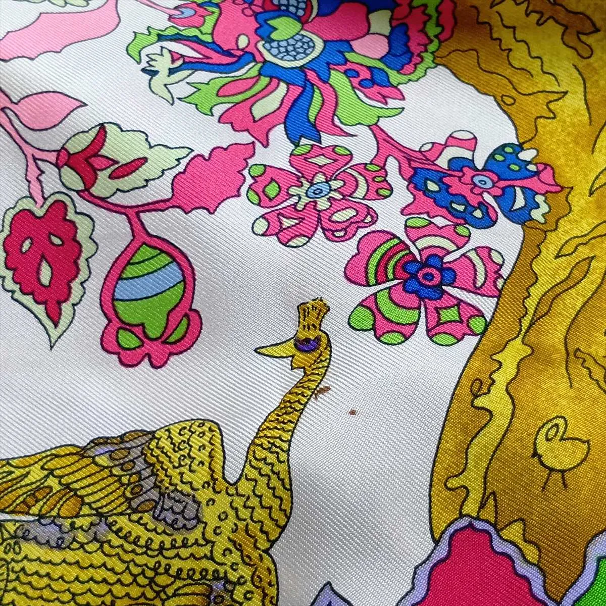 Carre 90 "Fantaisies indiennes" (Enchanting India) Scarf, Silk, Light Green, with some wear, — view 7
