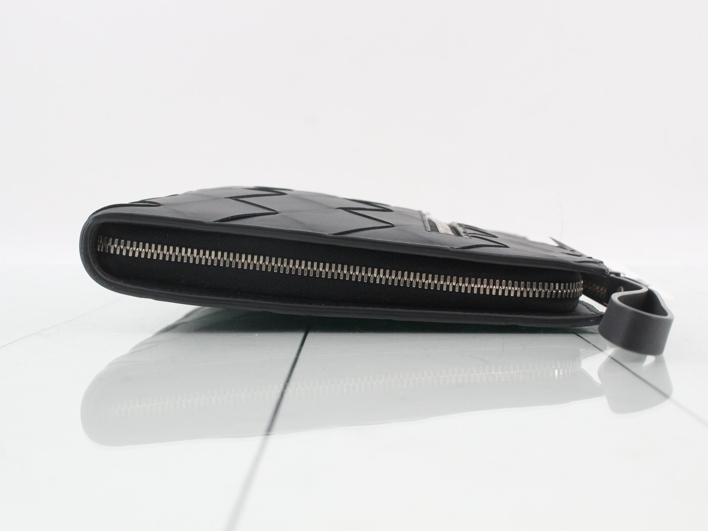 Maxi Intrecciato Clutch Bag, Leather, Black — view 3