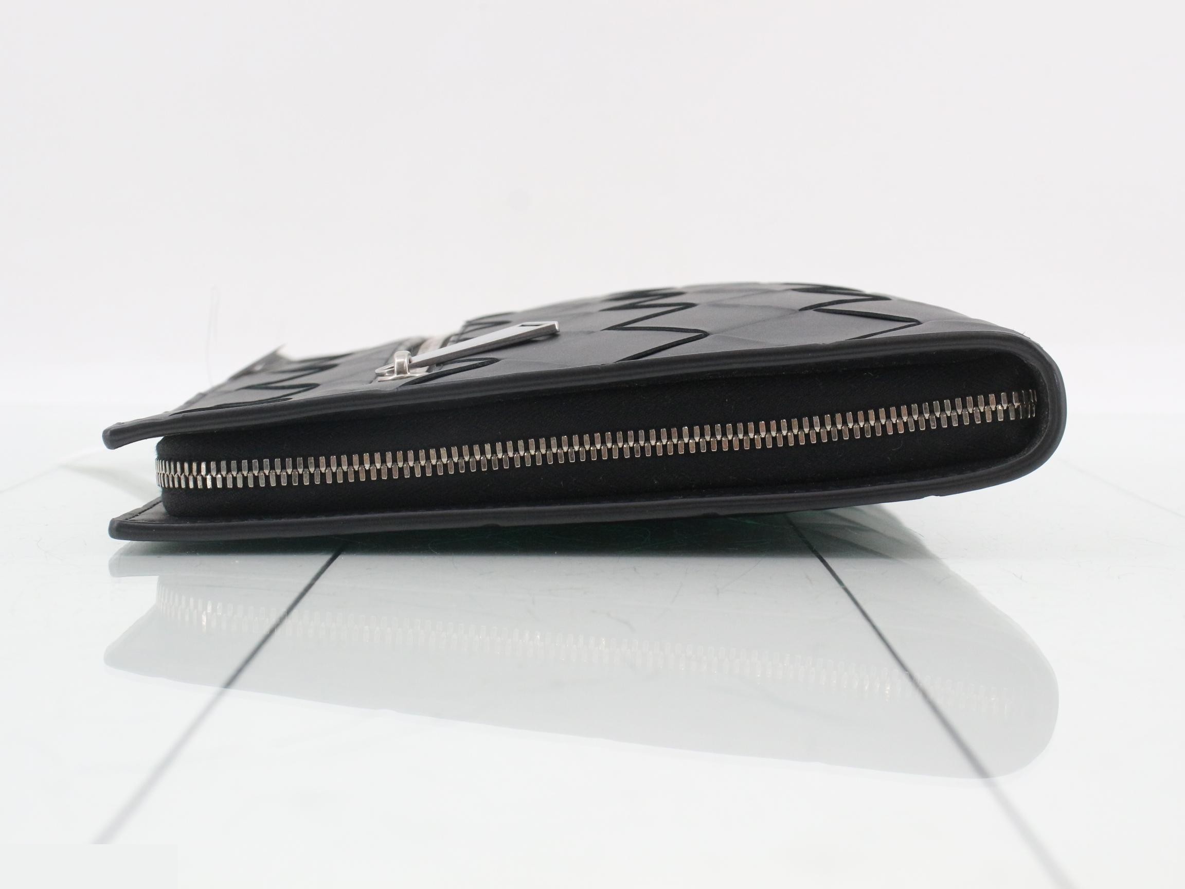 Maxi Intrecciato Clutch Bag, Leather, Black — view 4
