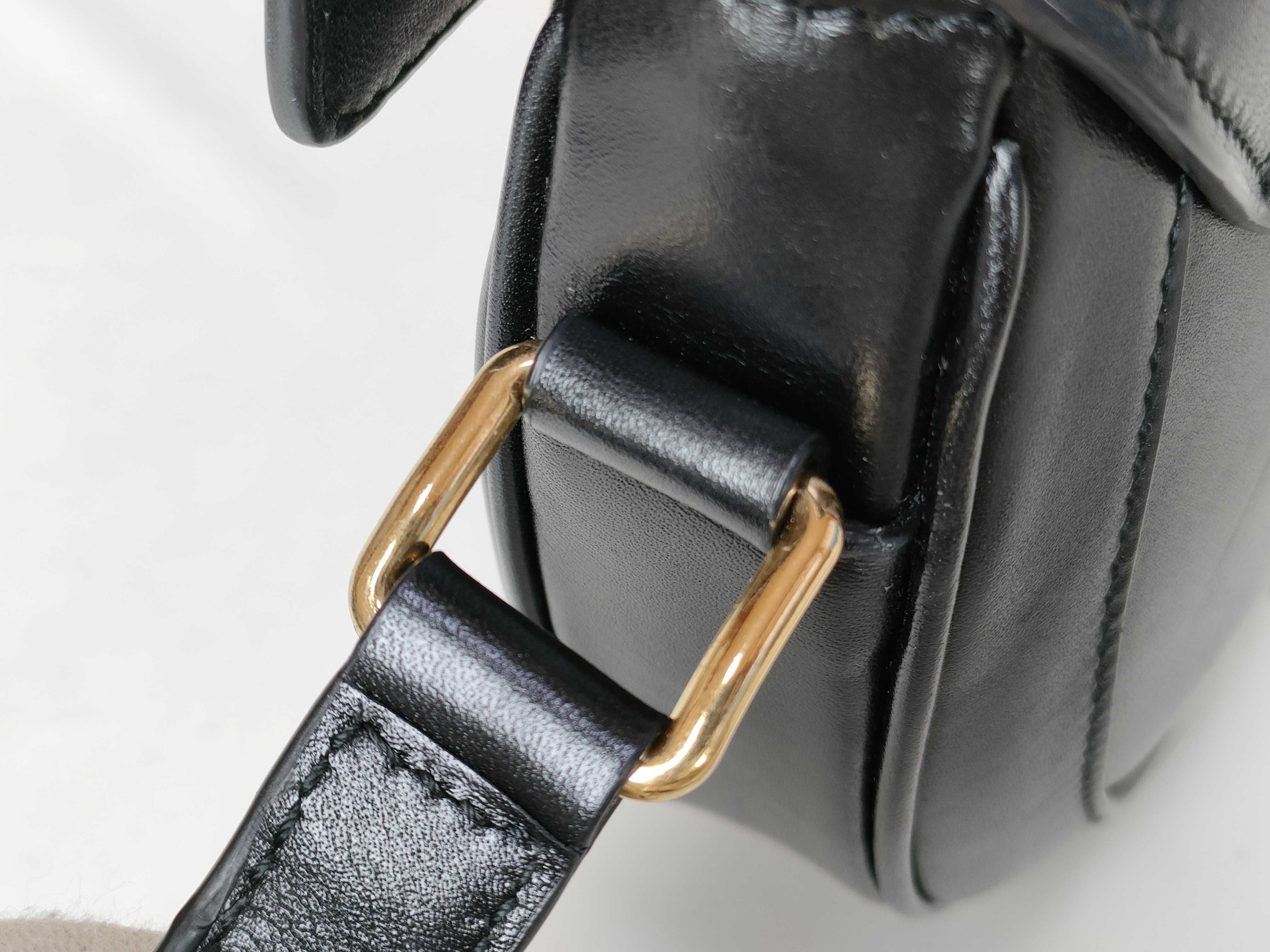 Small Besace 16 Seize Black Shoulder Bag — view 5