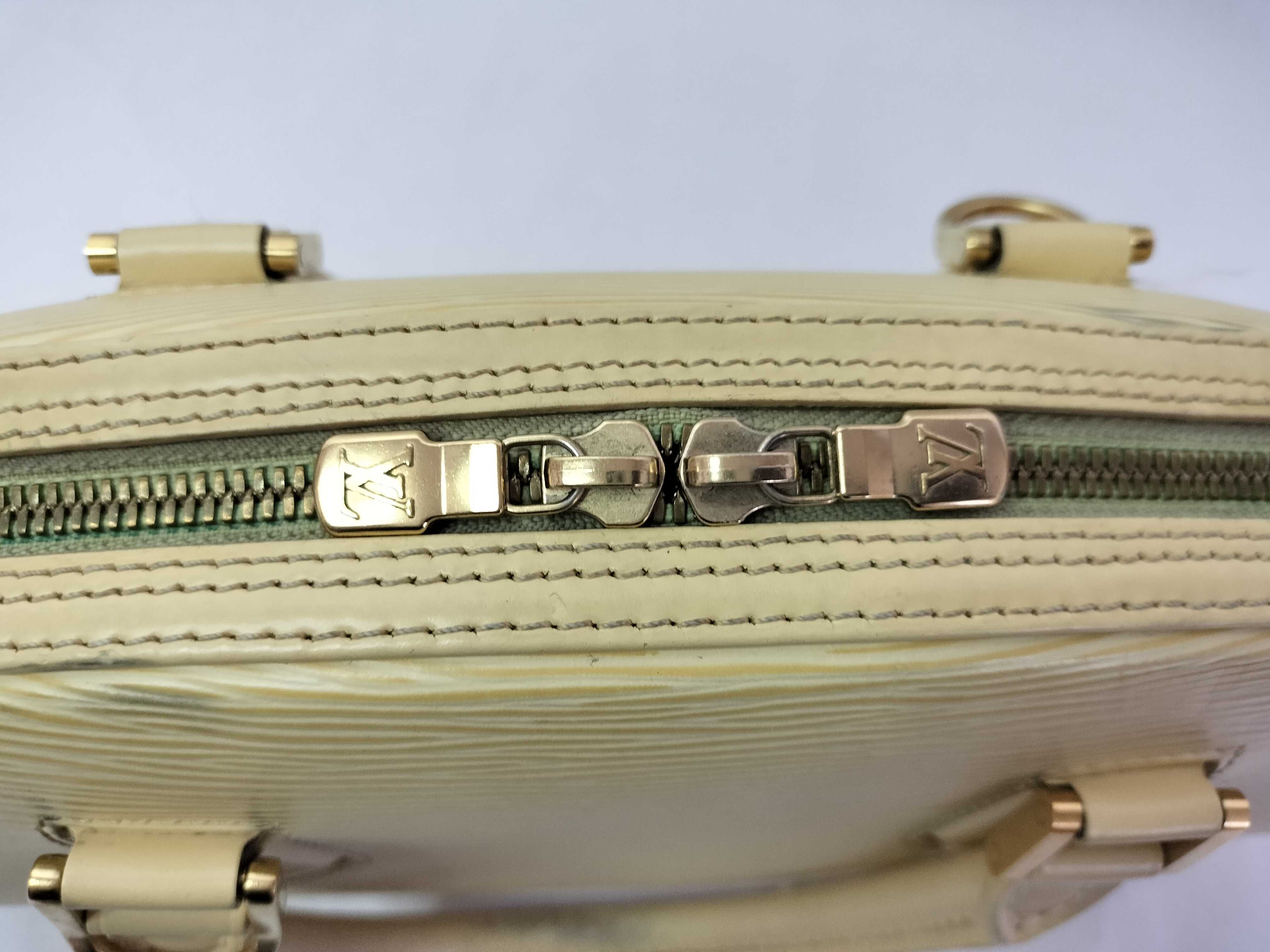Epi Leather Jasmine M5208J White Handbag — view 13