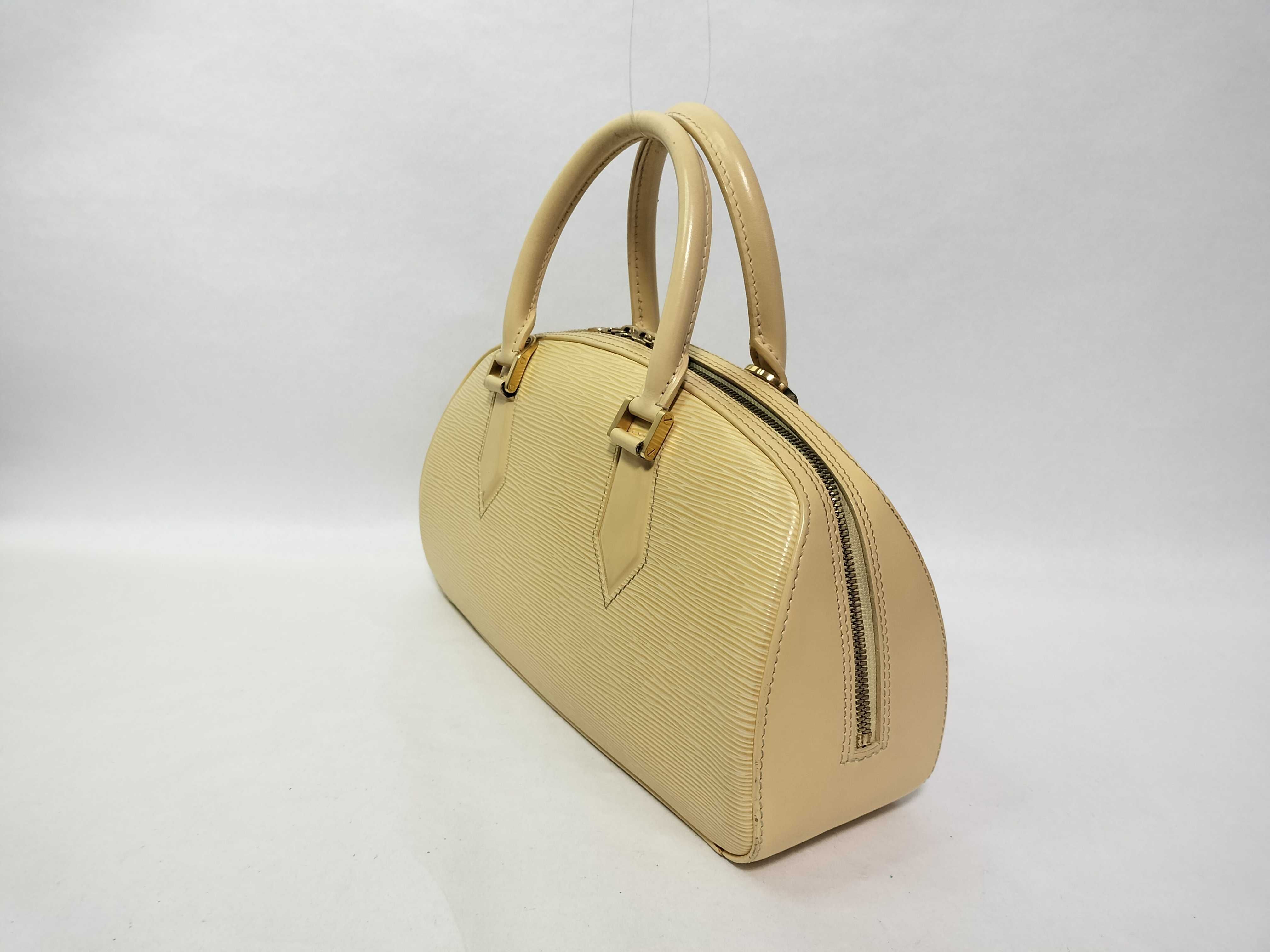 Epi Leather Jasmine M5208J White Handbag — view 3