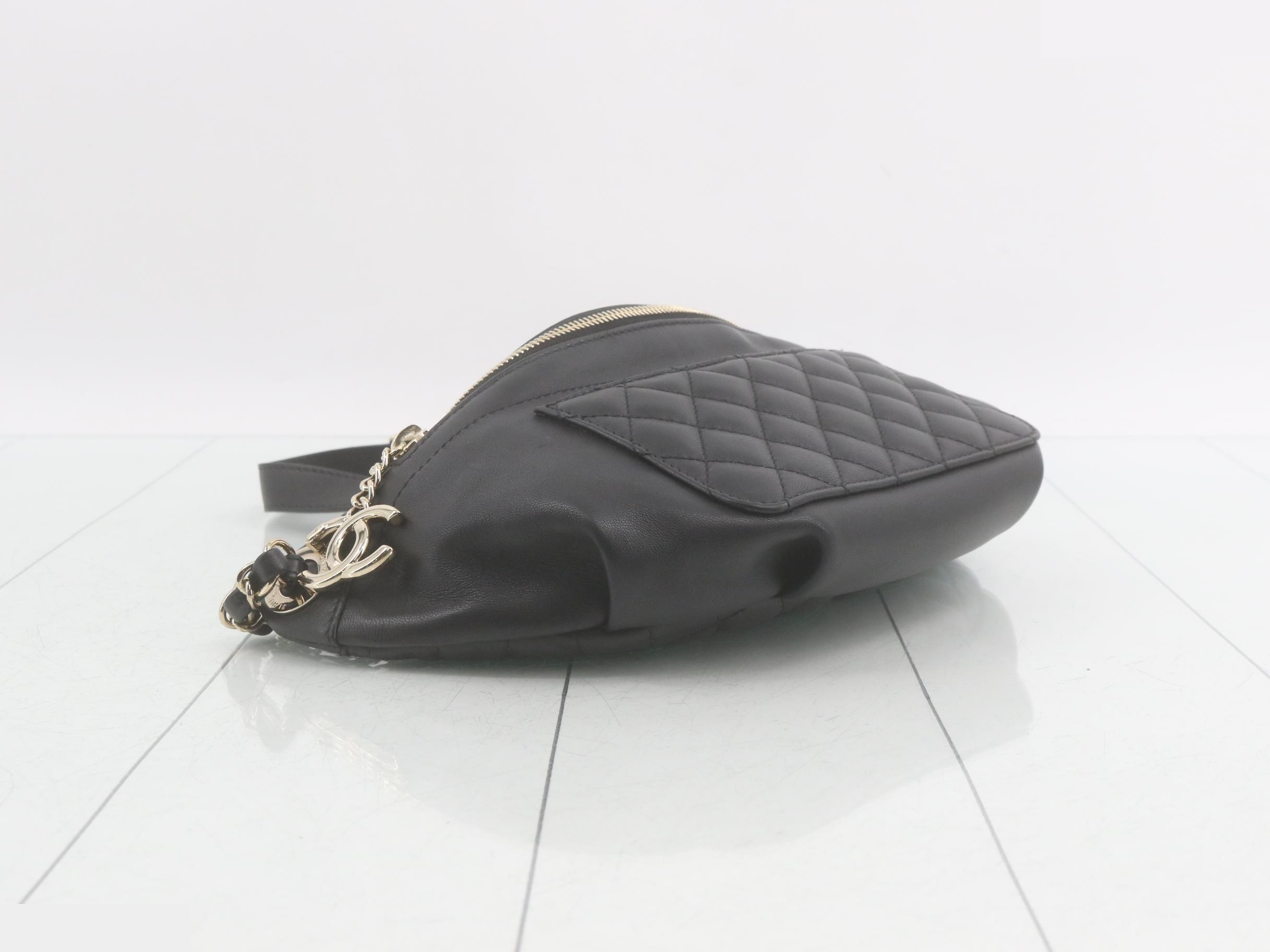 Matelassé body bag, black bag — view 5