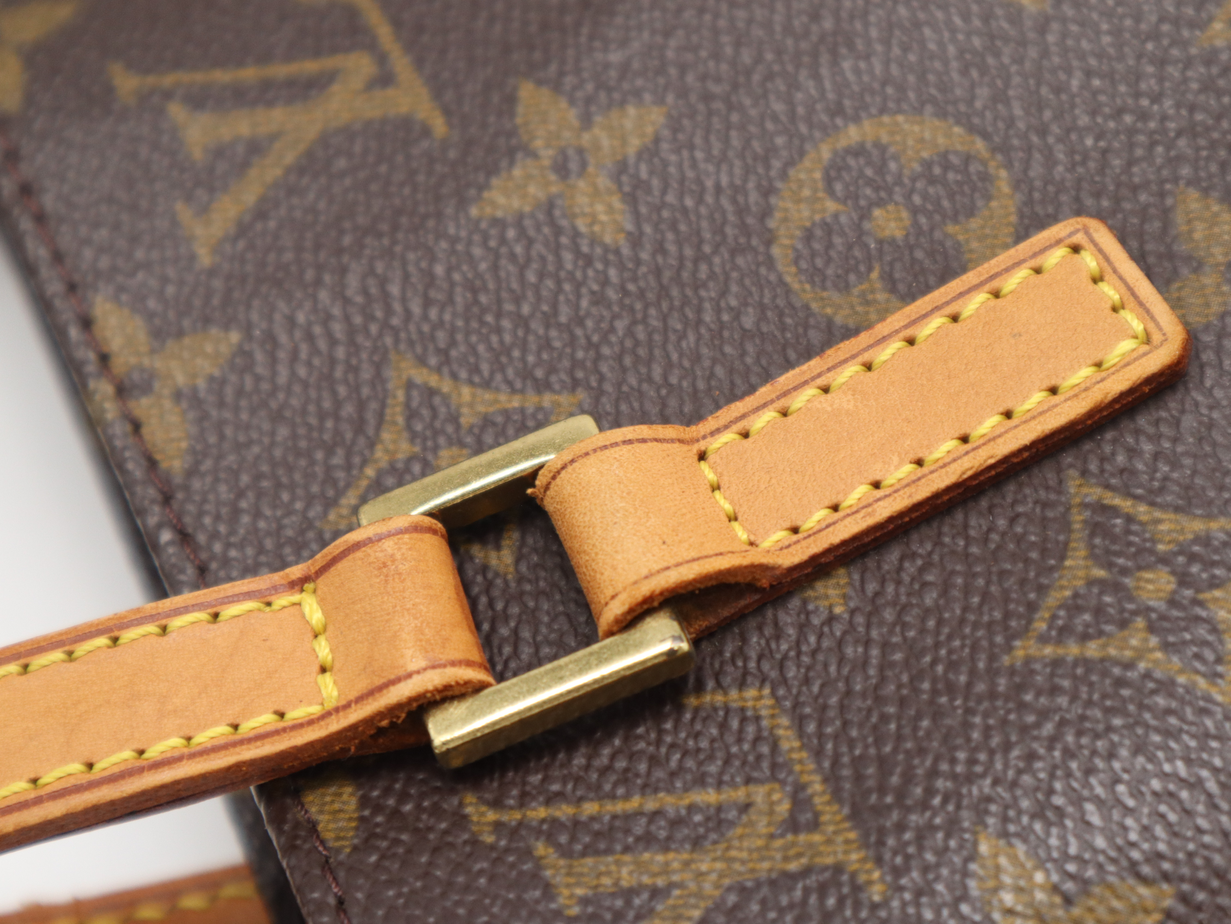 M51172 Monogram Vavin PM Handbag — view 8