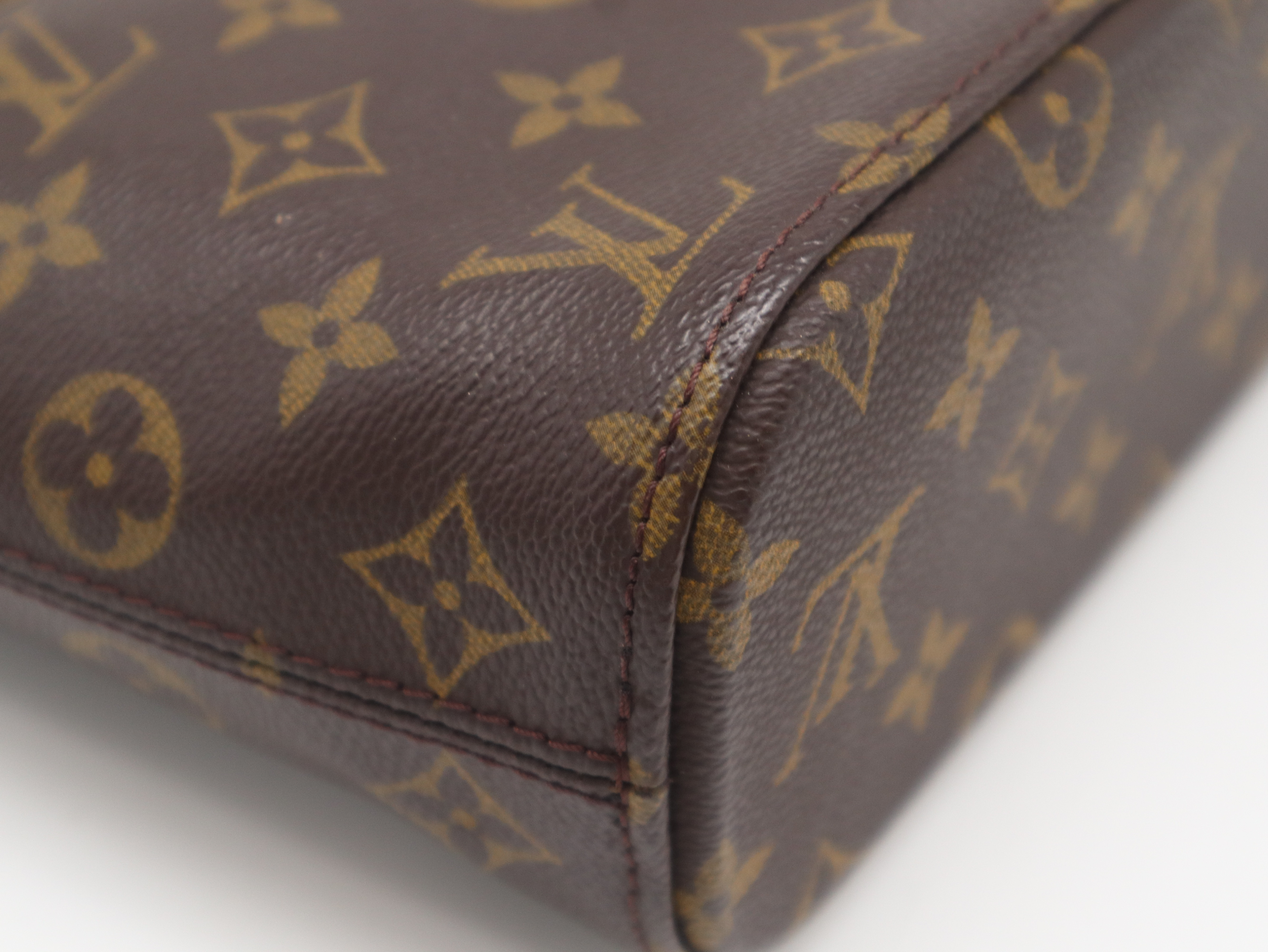 M51172 Monogram Vavin PM Handbag — view 9