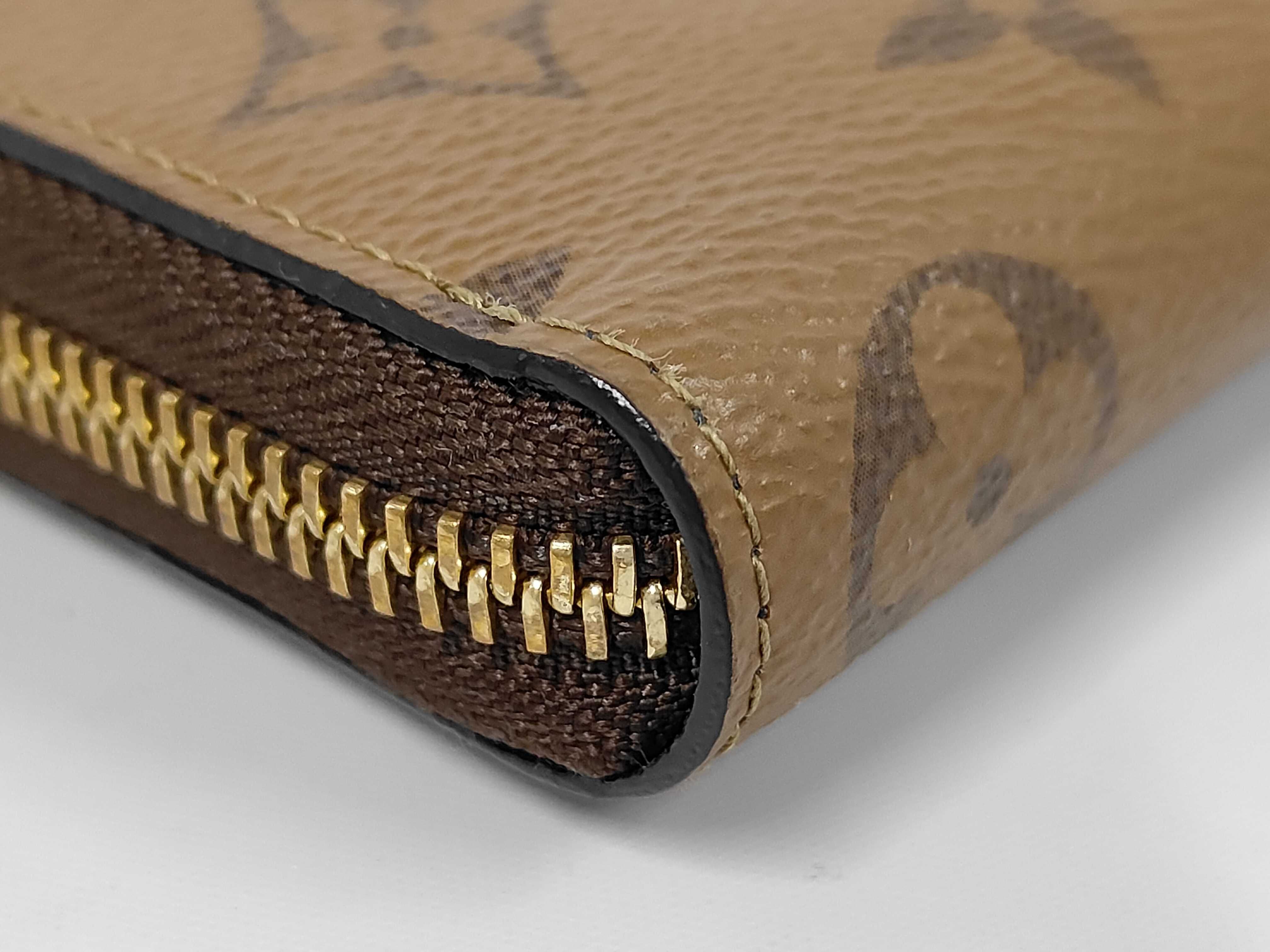 Monogram Reverse Portefeuille Clemence Zippy IC Tag Gold Hardware Wallet — view 3