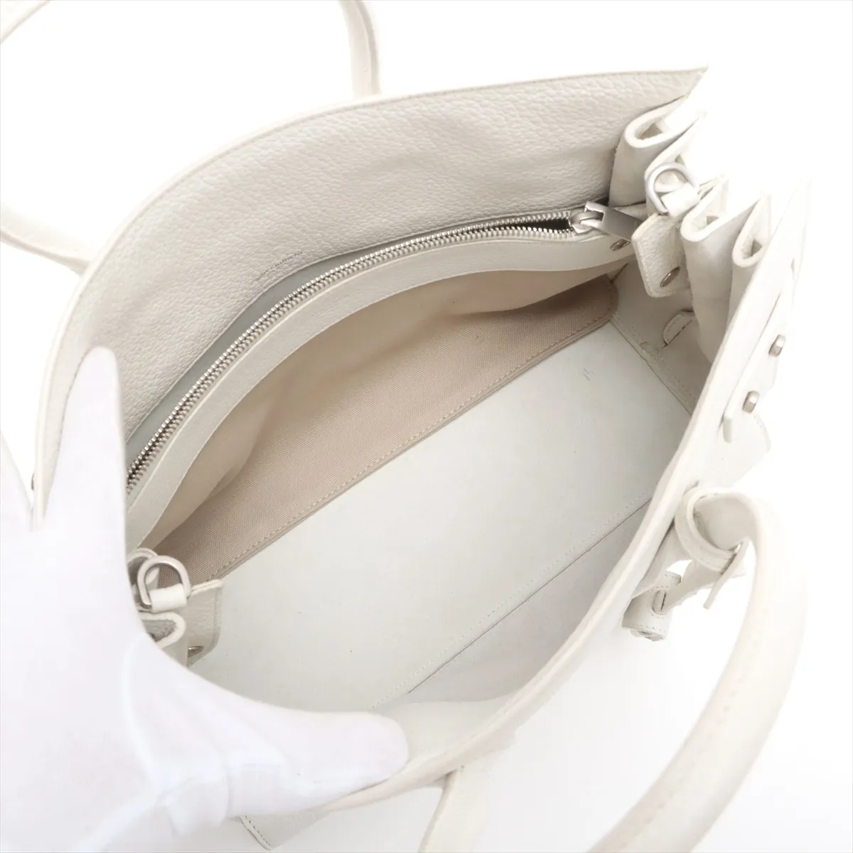 Sac de Jour Souple Leather Handbag White 464960 — view 7