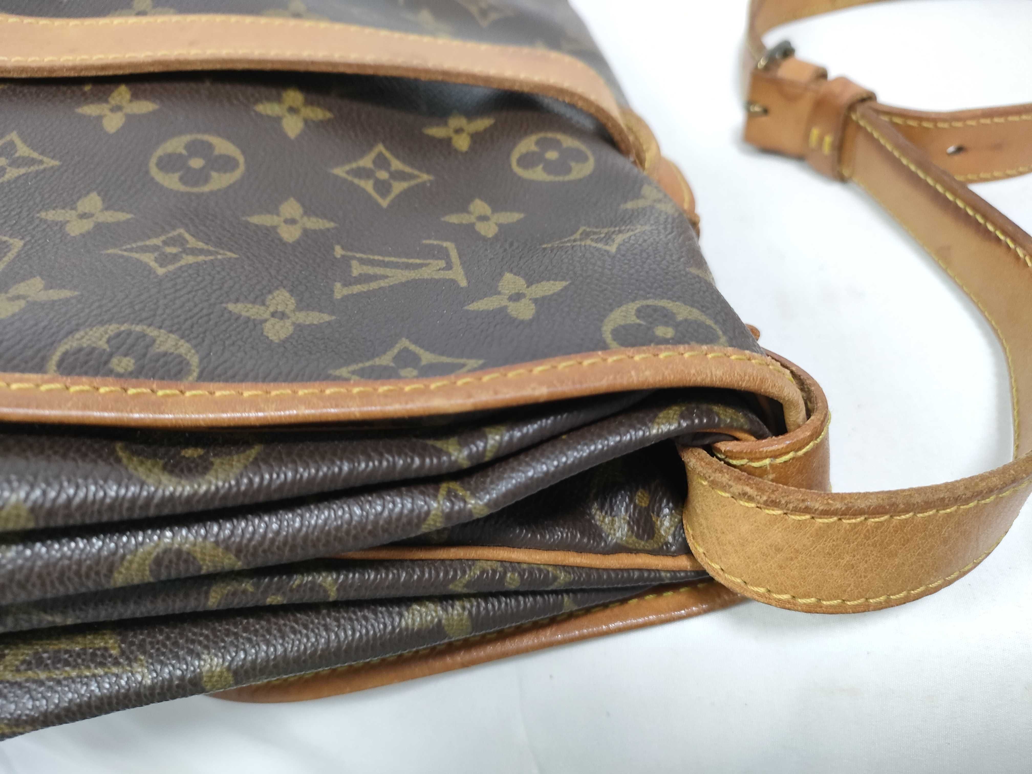 Monogram Saumur 40 AR0901 Shoulder Bag — view 11