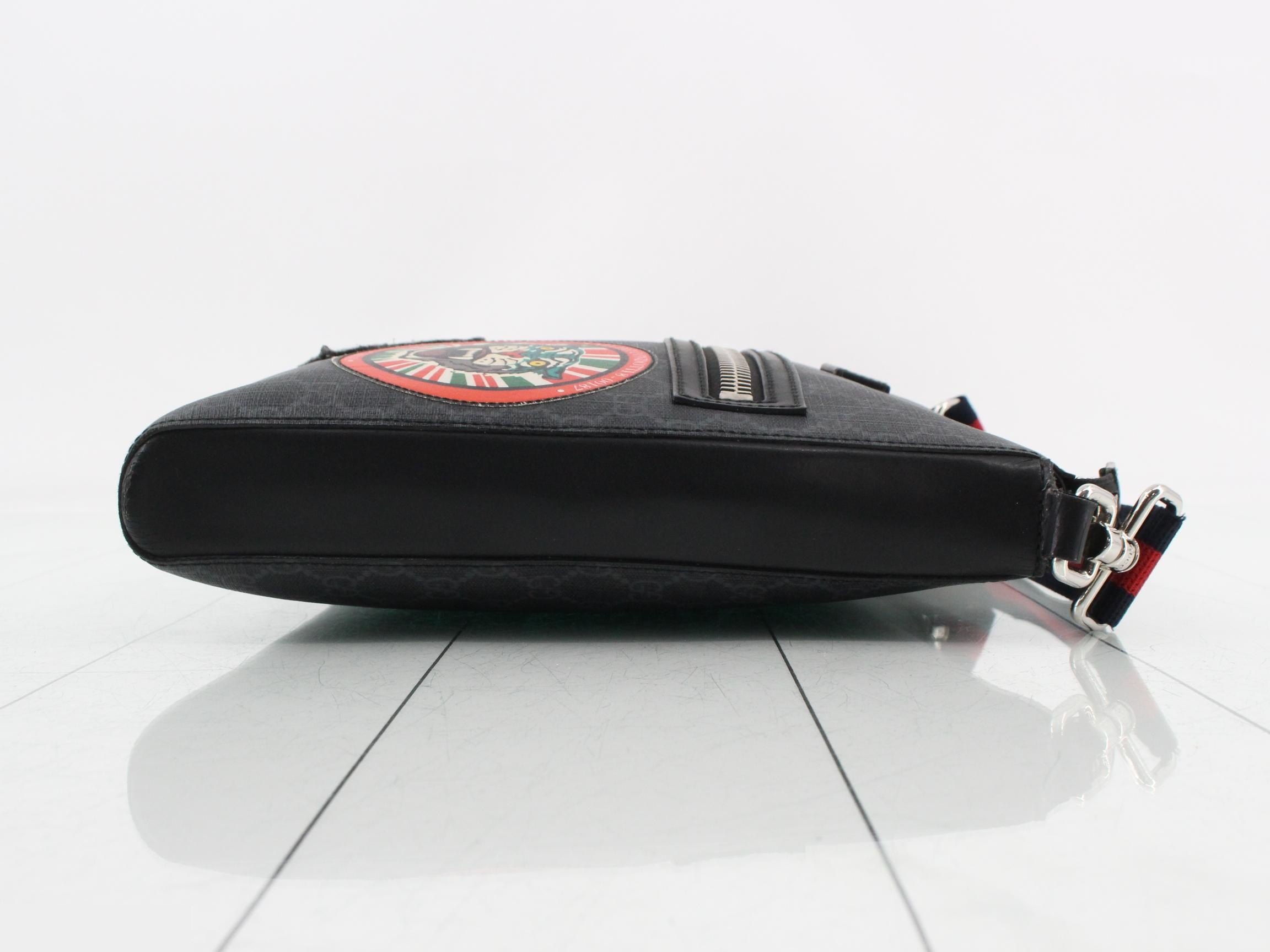 GG Supreme Shoulder Bag 474137 — view 3