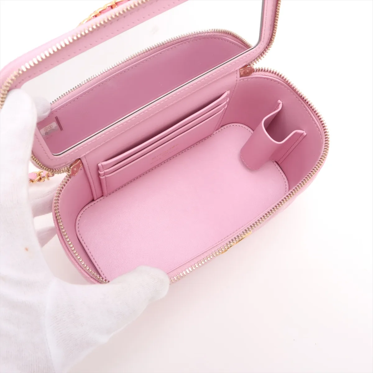 Matelasse caviar skin vanity bag pink gold hardware 32048830 32s — view 8