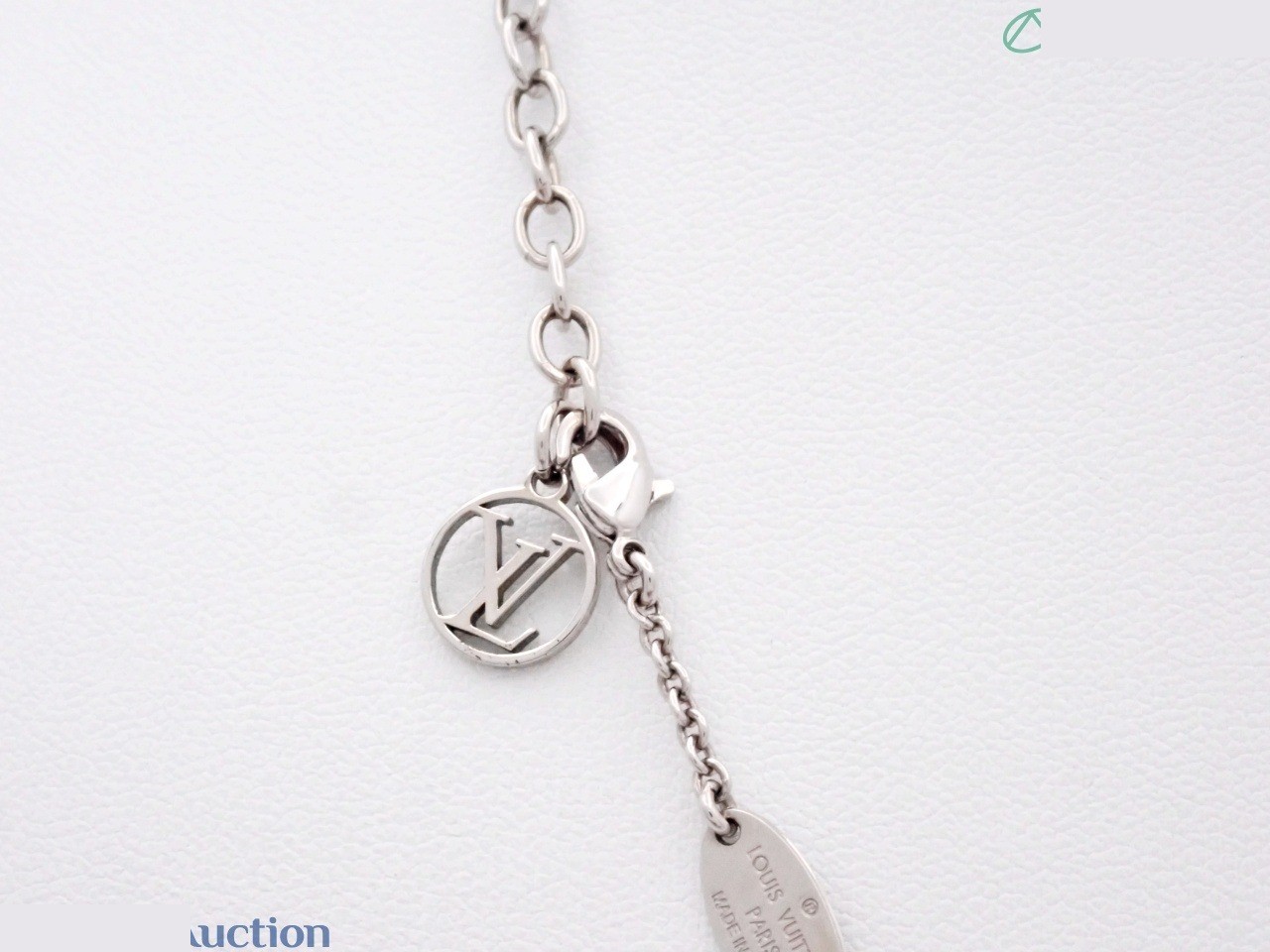 Essential V Chain, approximately 46cm — view 2
