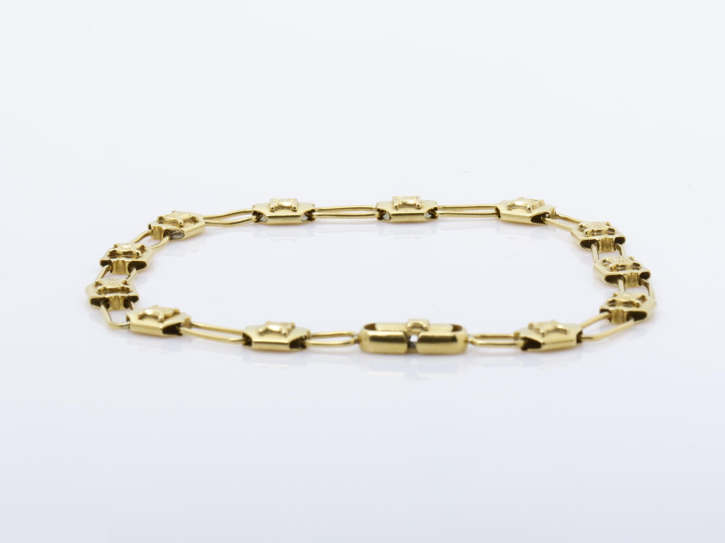 750 YG Triomphe Bracelet, approximately 19cm in length, 7.4g — view 4