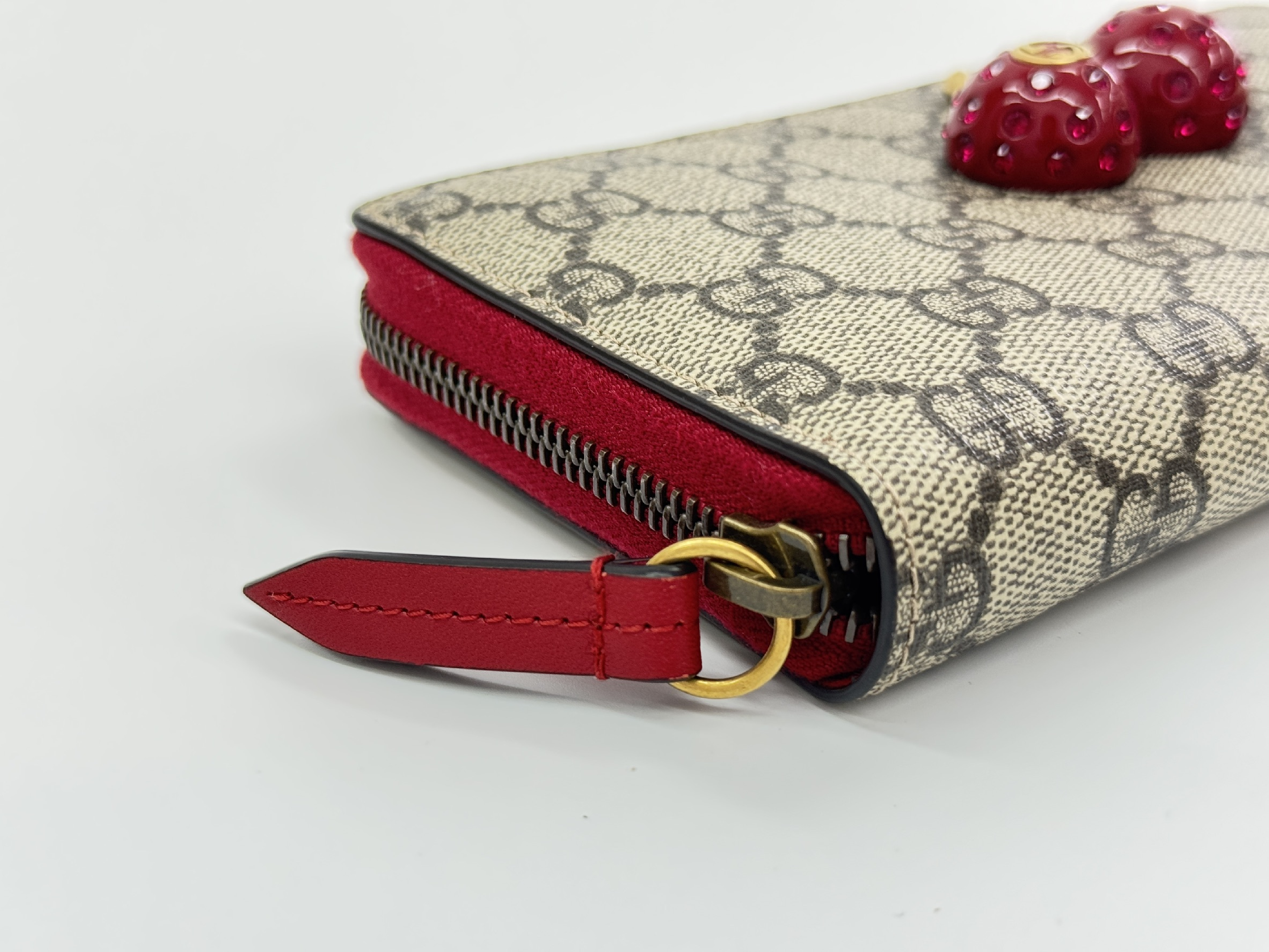 GG Supreme Cherry 476049 Round Zip Wallet Red — view 3