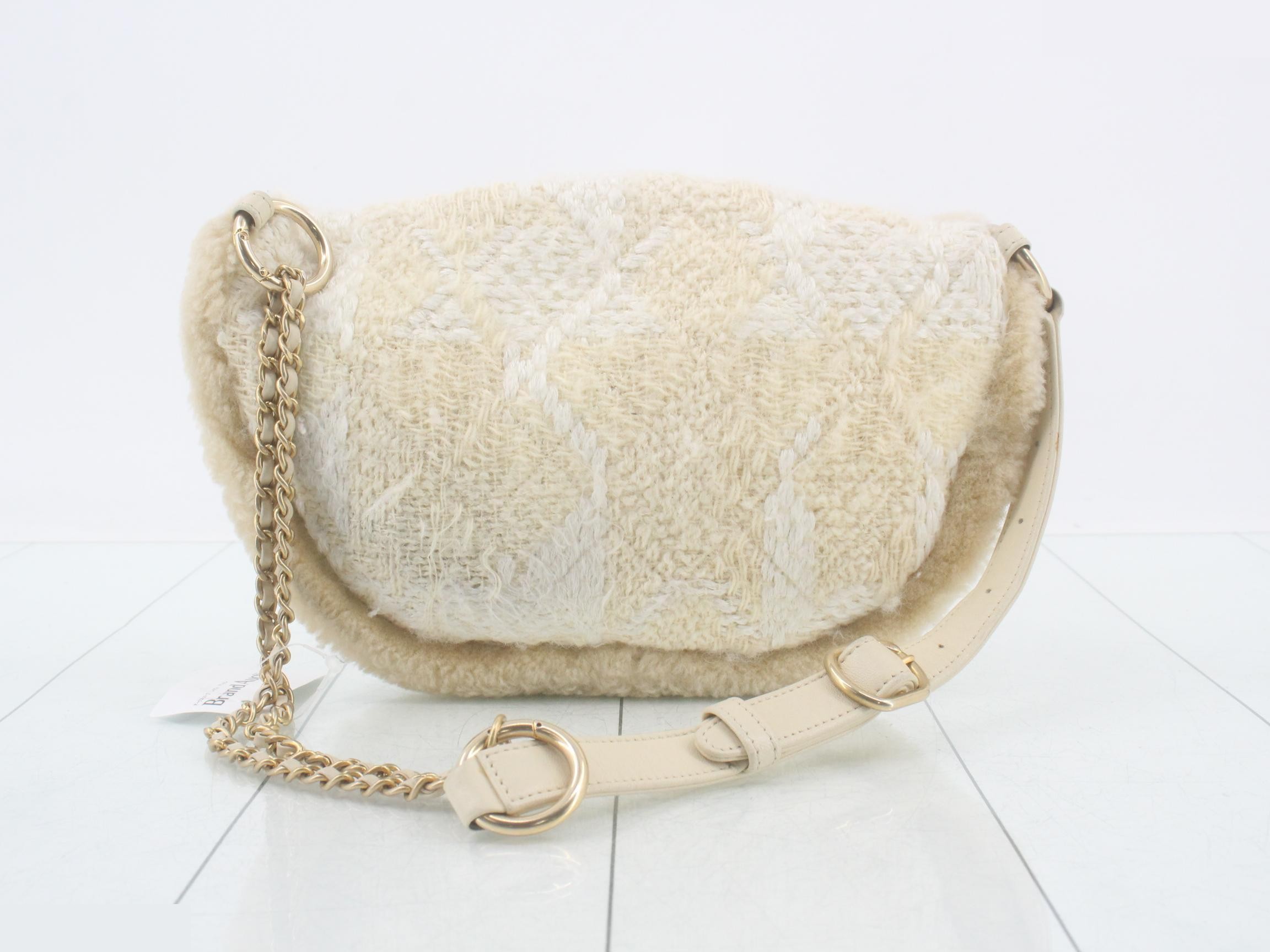 Matelassé (bag) — view 2