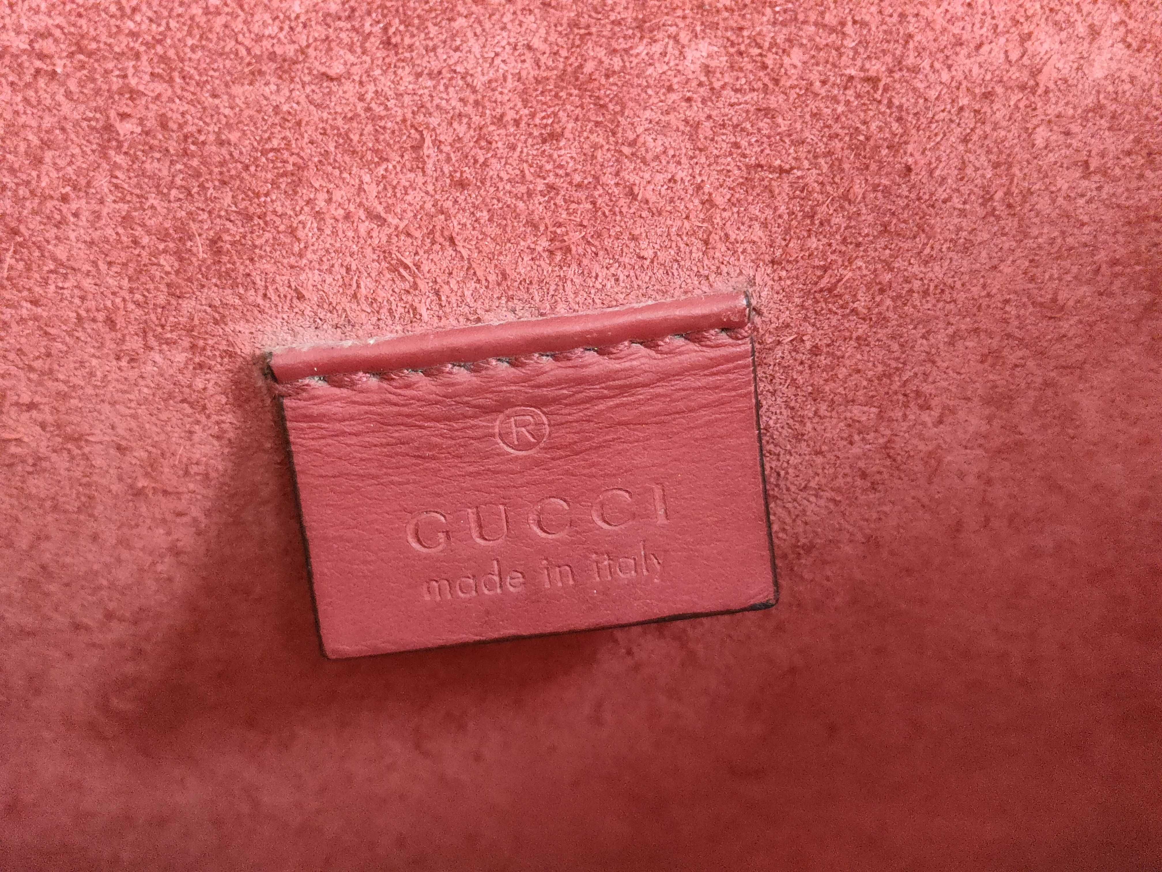 GG Supreme Shoulder Bag — view 11