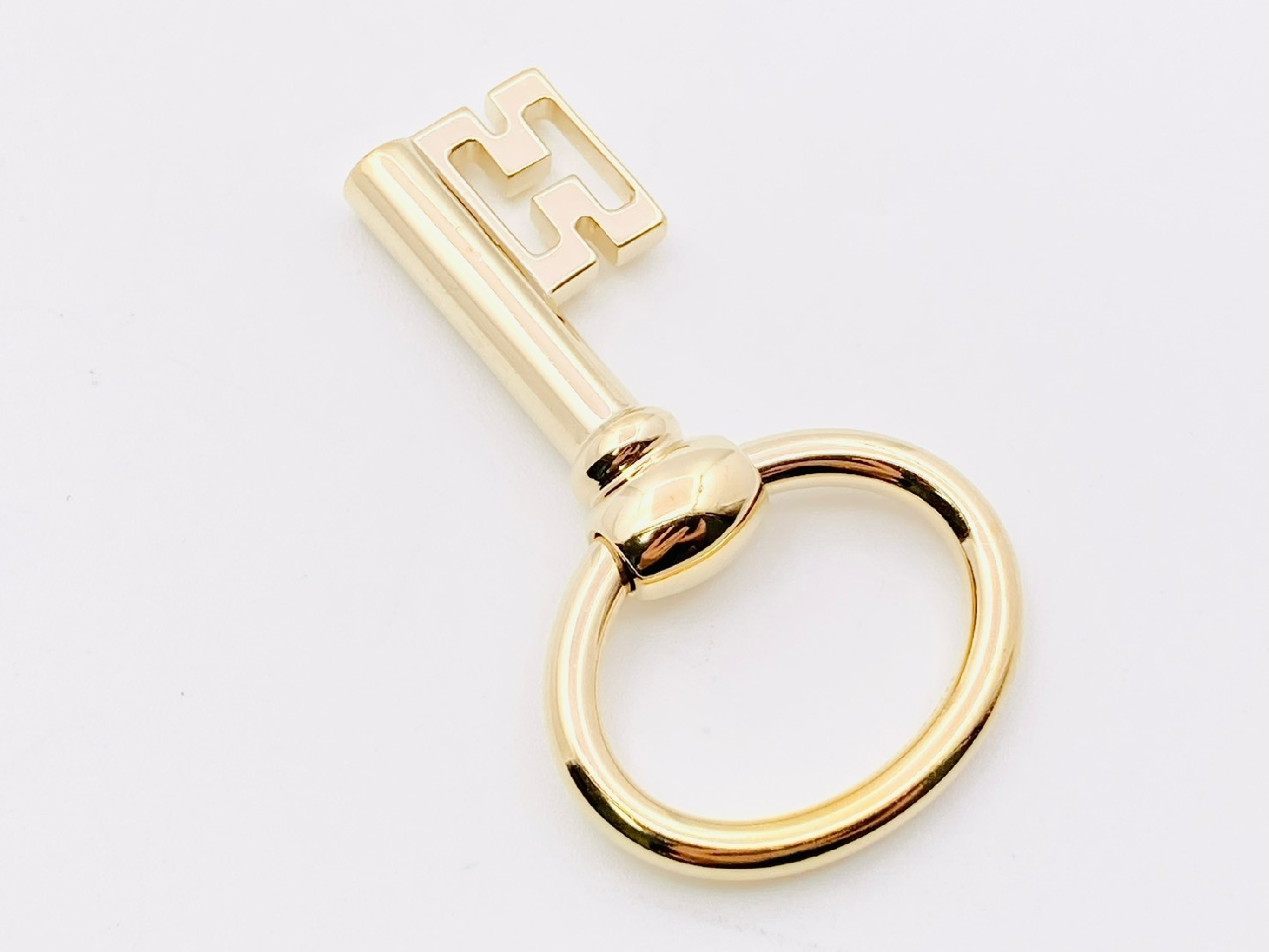 Curiosité Clé Charm Top Gold Charm — view 2