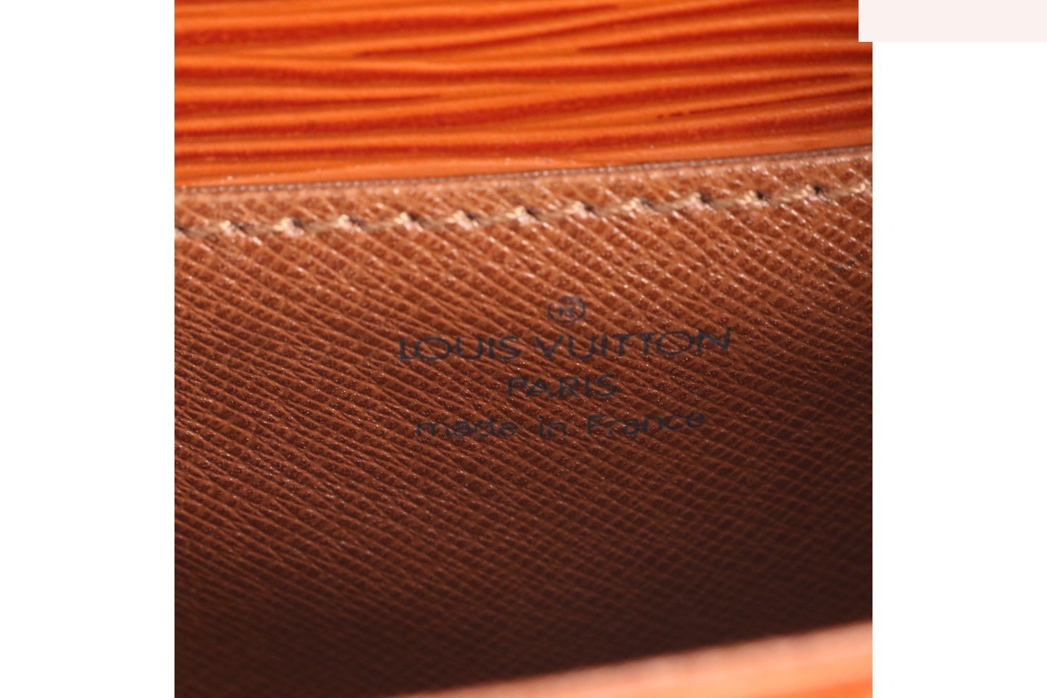Epi Mini Saint Cloud M52213 Leather Shoulder Bag — view 10