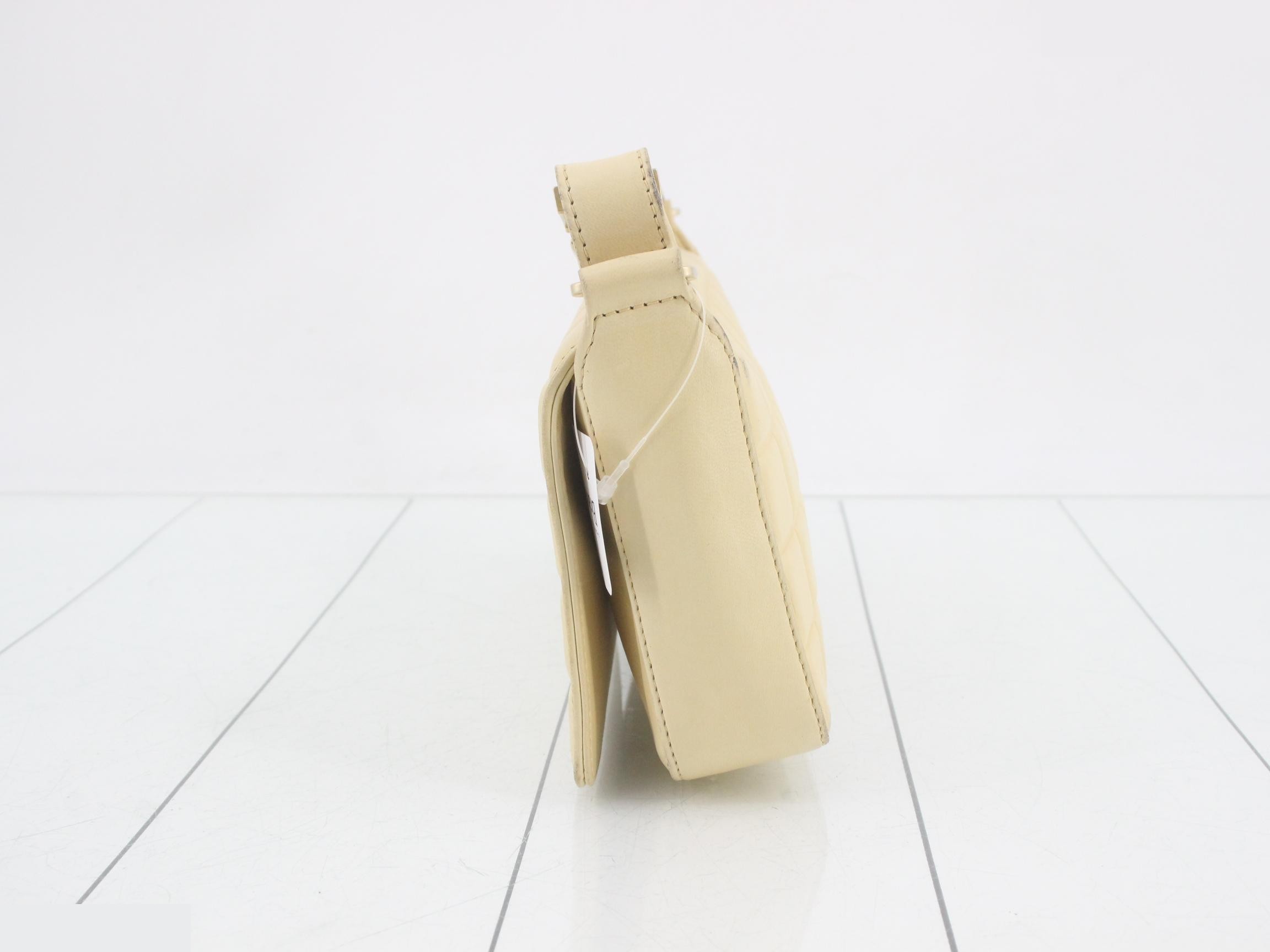 Chocolate bar shoulder bag, booth number 8 — view 3