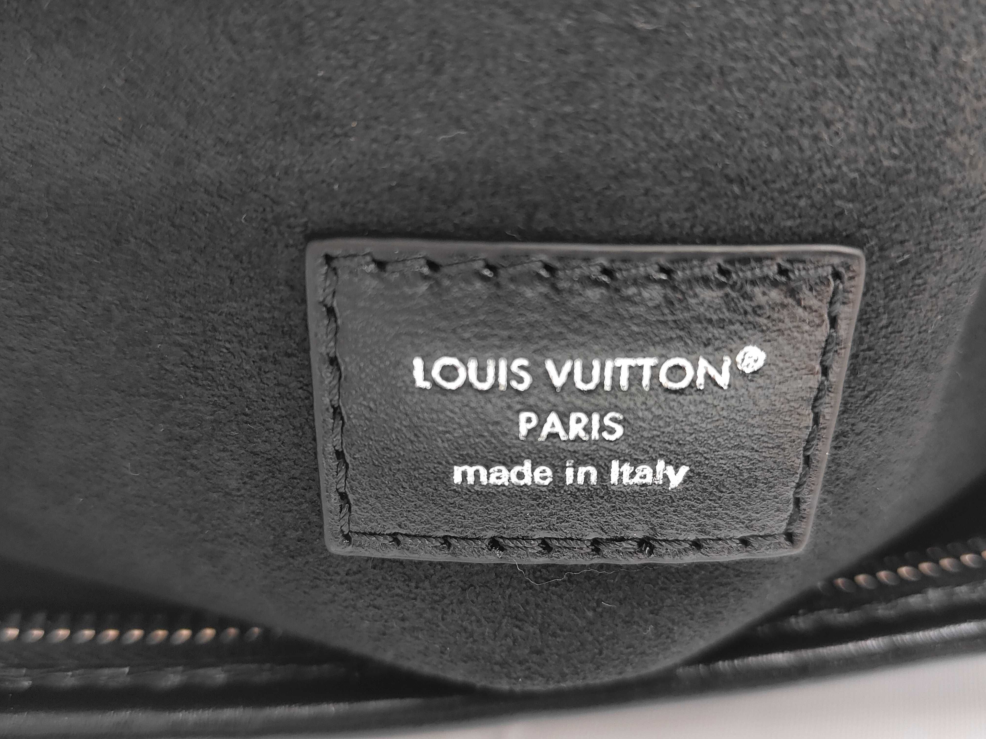 M28160 Carryall EW IC Handbag with Dust Bag and Name Tag — view 11