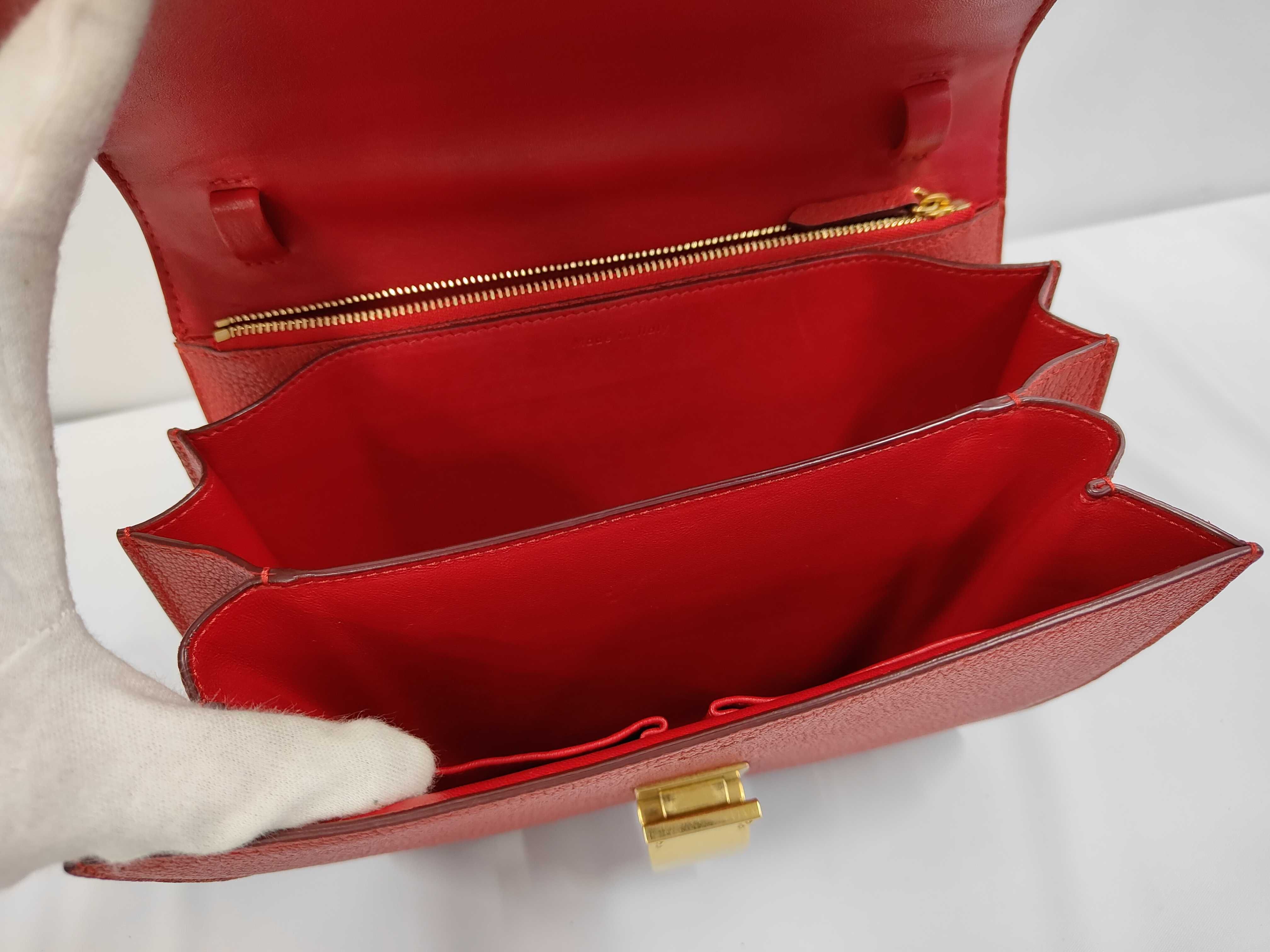Classic Box Medium Grain Leather Shoulder Bag — view 8