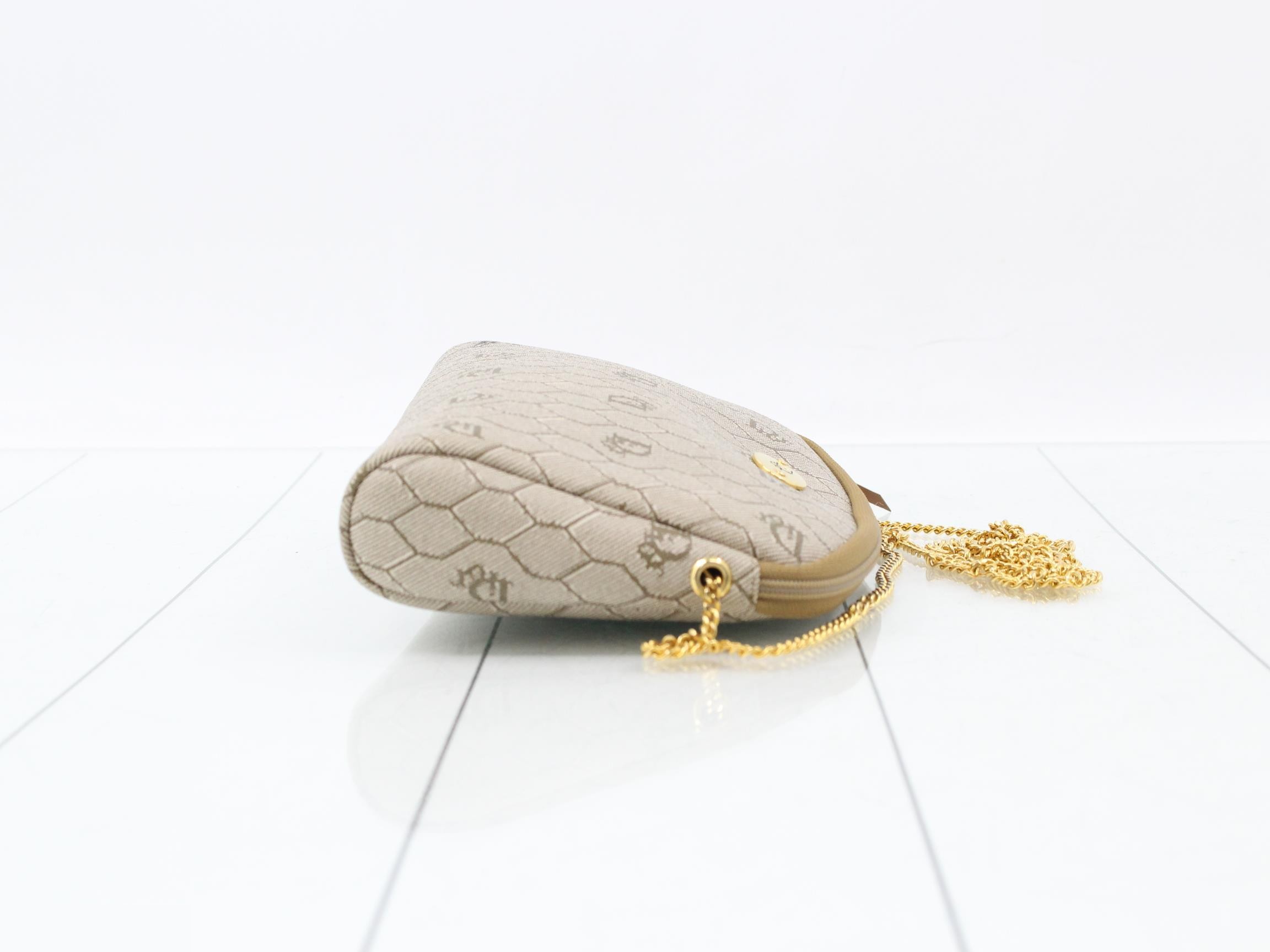 handbag — view 3