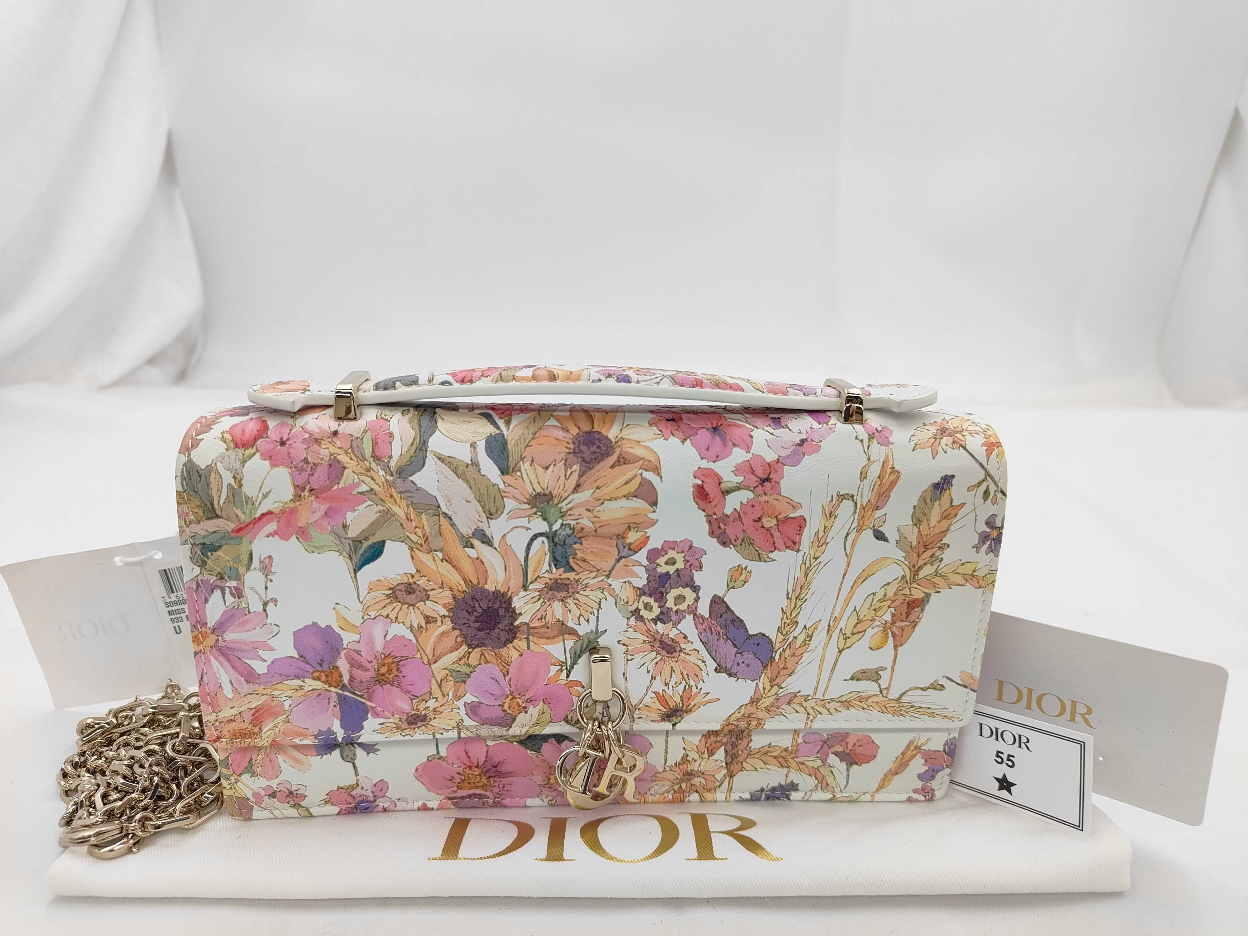CARO Chain Shoulder Bag