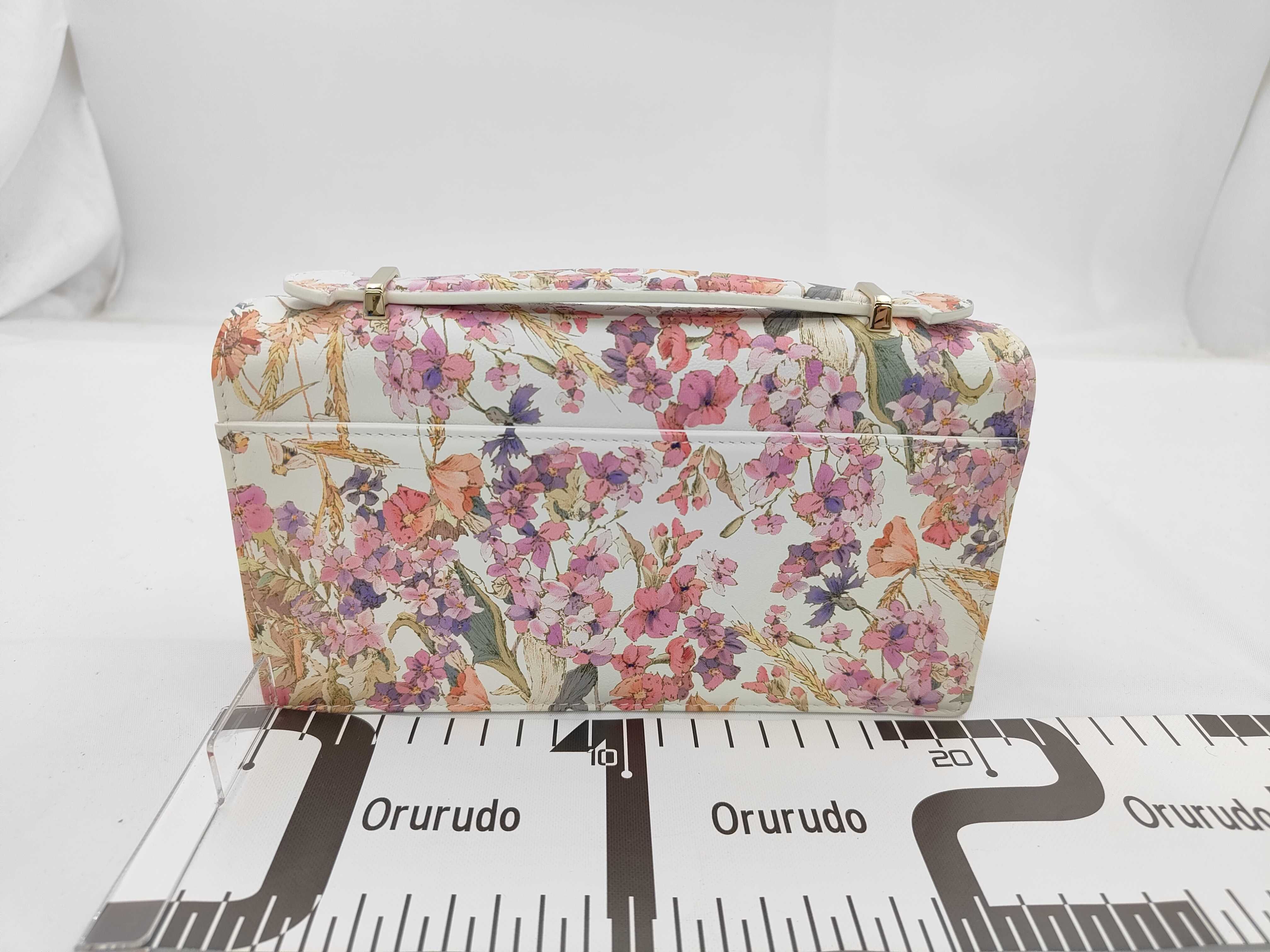 CARO Chain Shoulder Bag — view 2