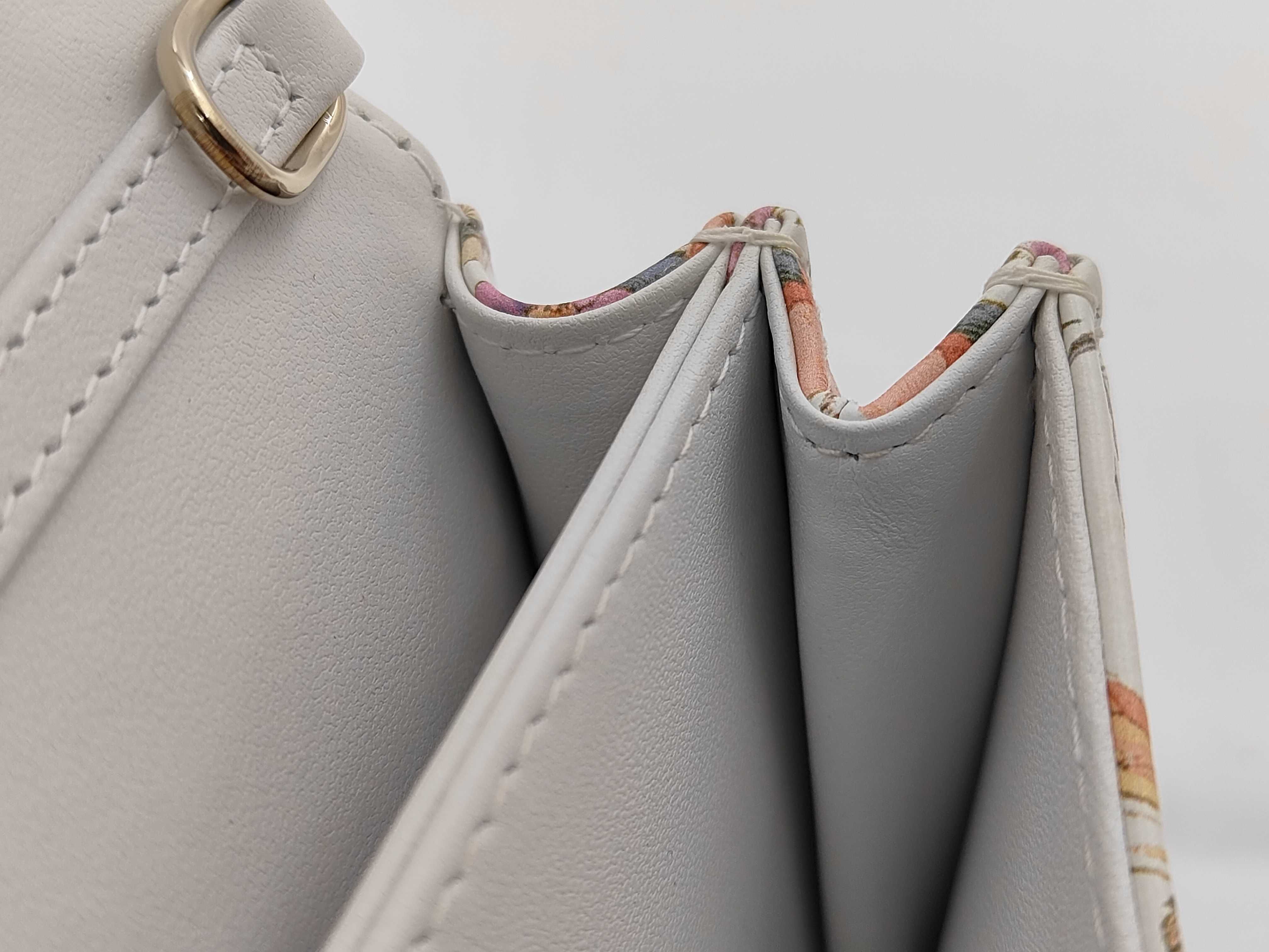 CARO Chain Shoulder Bag — view 12