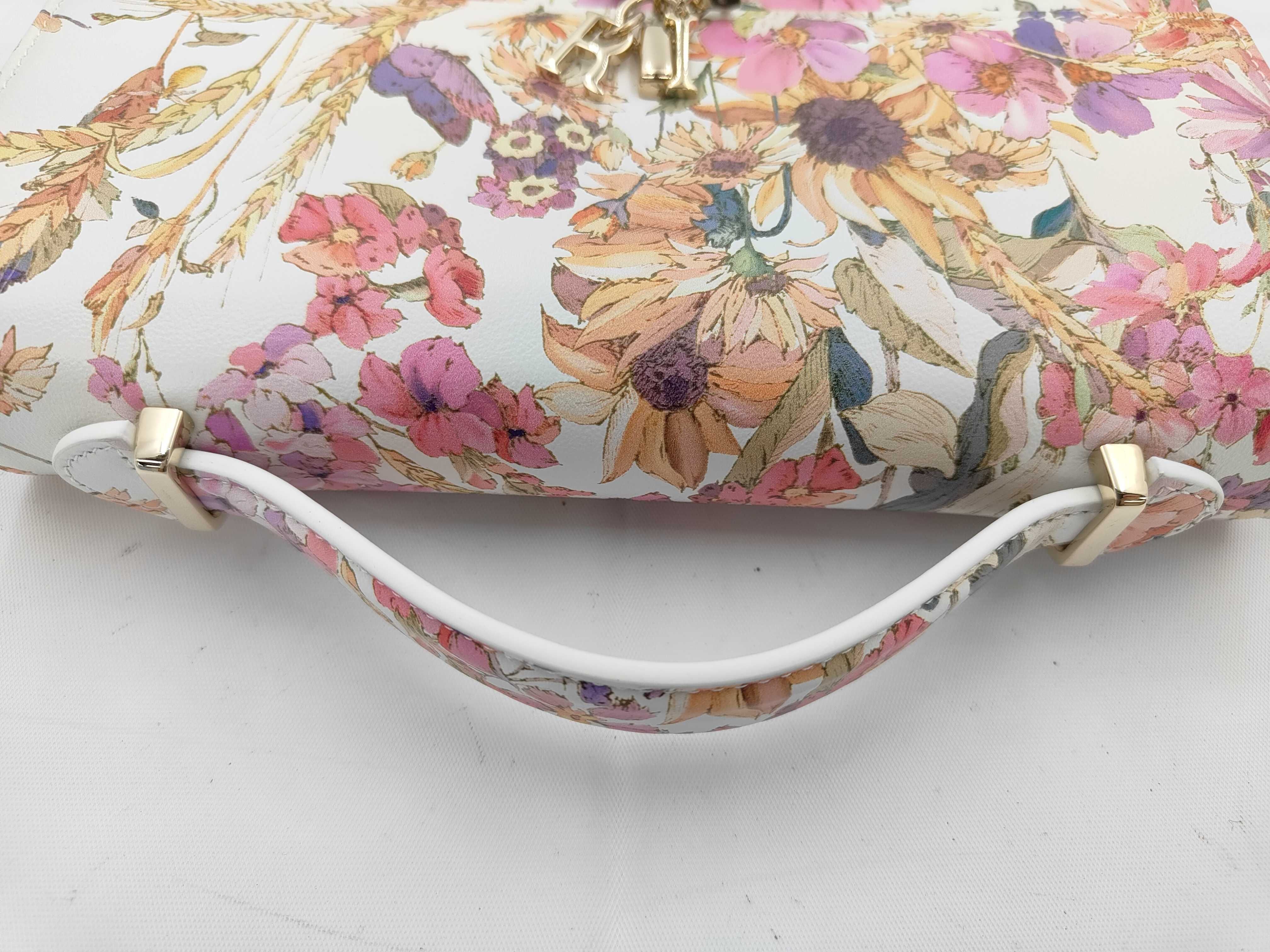 CARO Chain Shoulder Bag — view 3