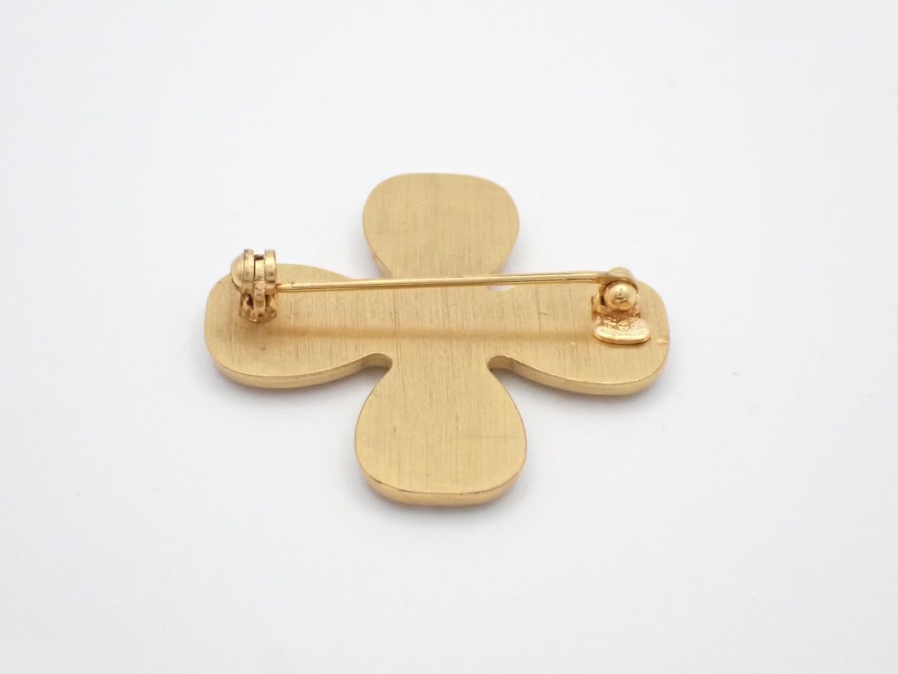 Vintage Classic (Precious Metal) Brooch — view 2