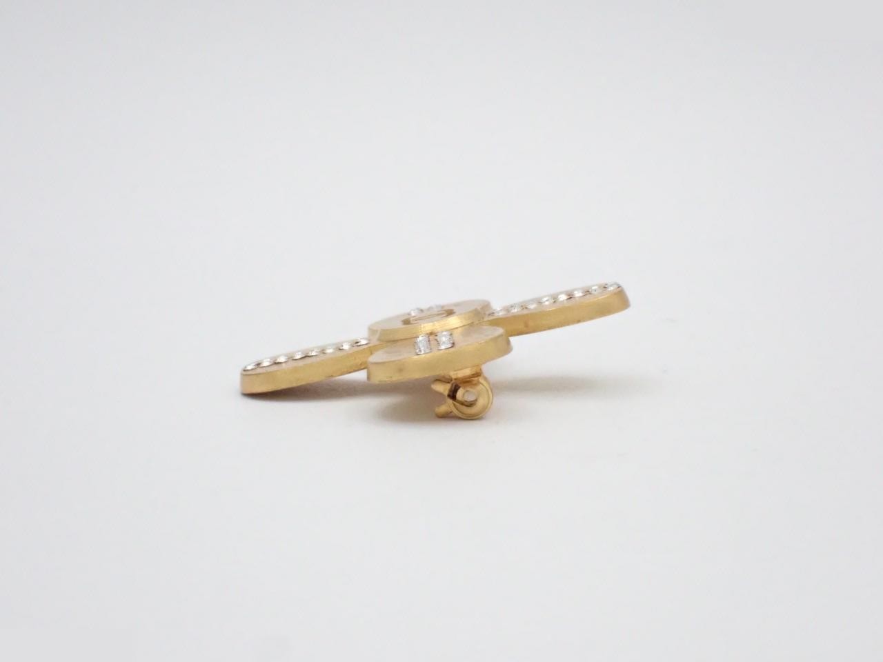 Vintage Classic (Precious Metal) Brooch — view 3