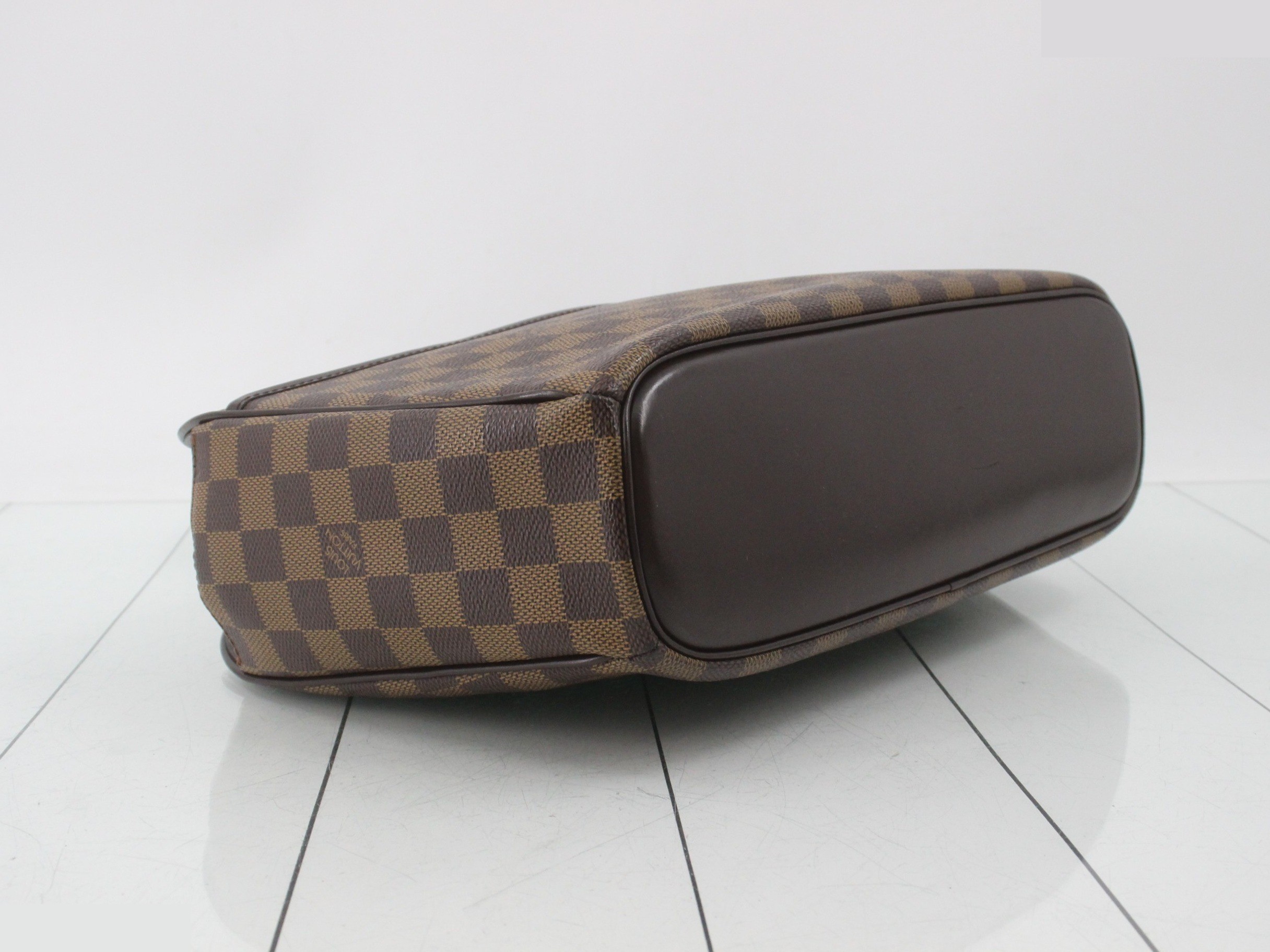 Damier Salia Horizontal Handbag — view 5