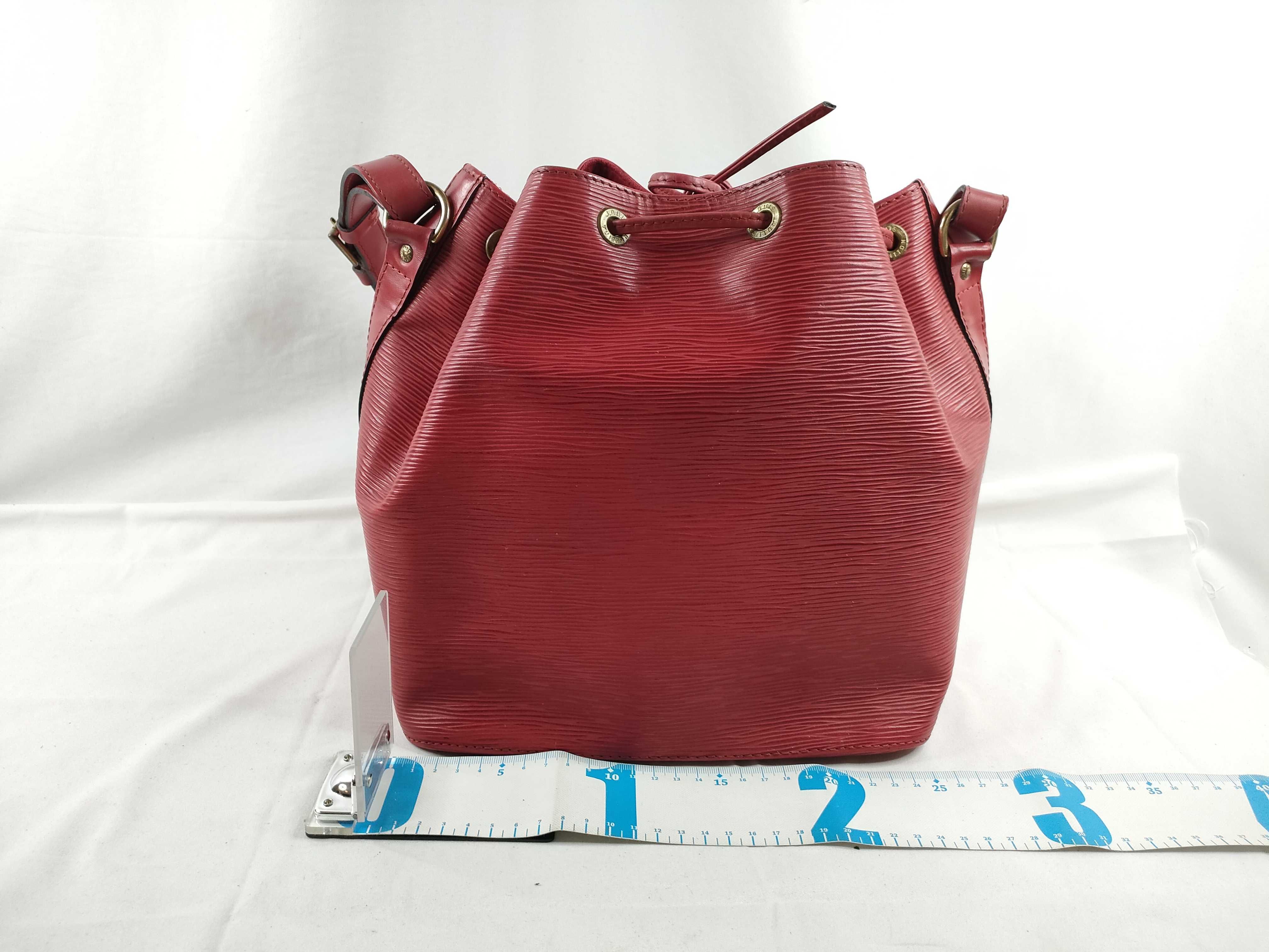 Epi Leather Petit Noé Red Shoulder Bag — view 2