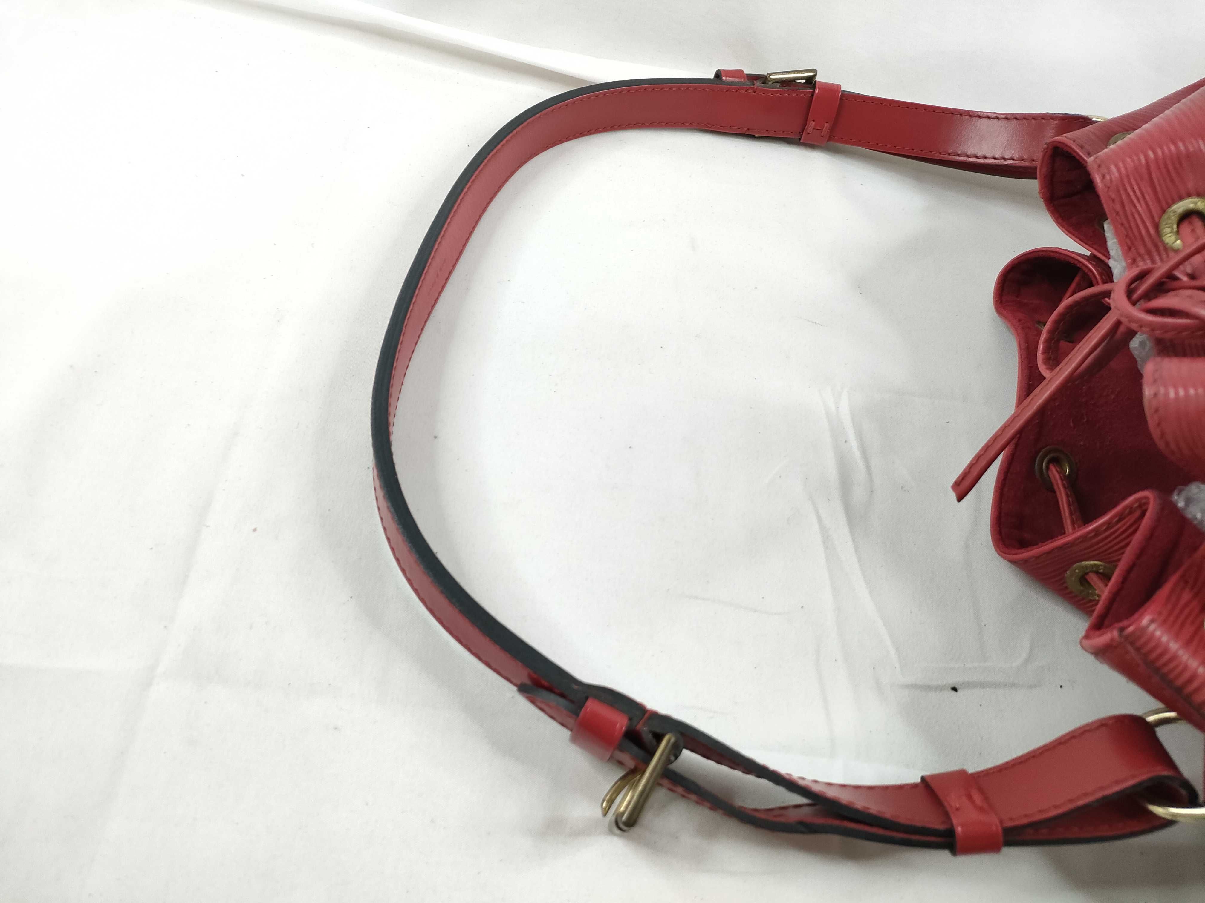 Epi Leather Petit Noé Red Shoulder Bag — view 7