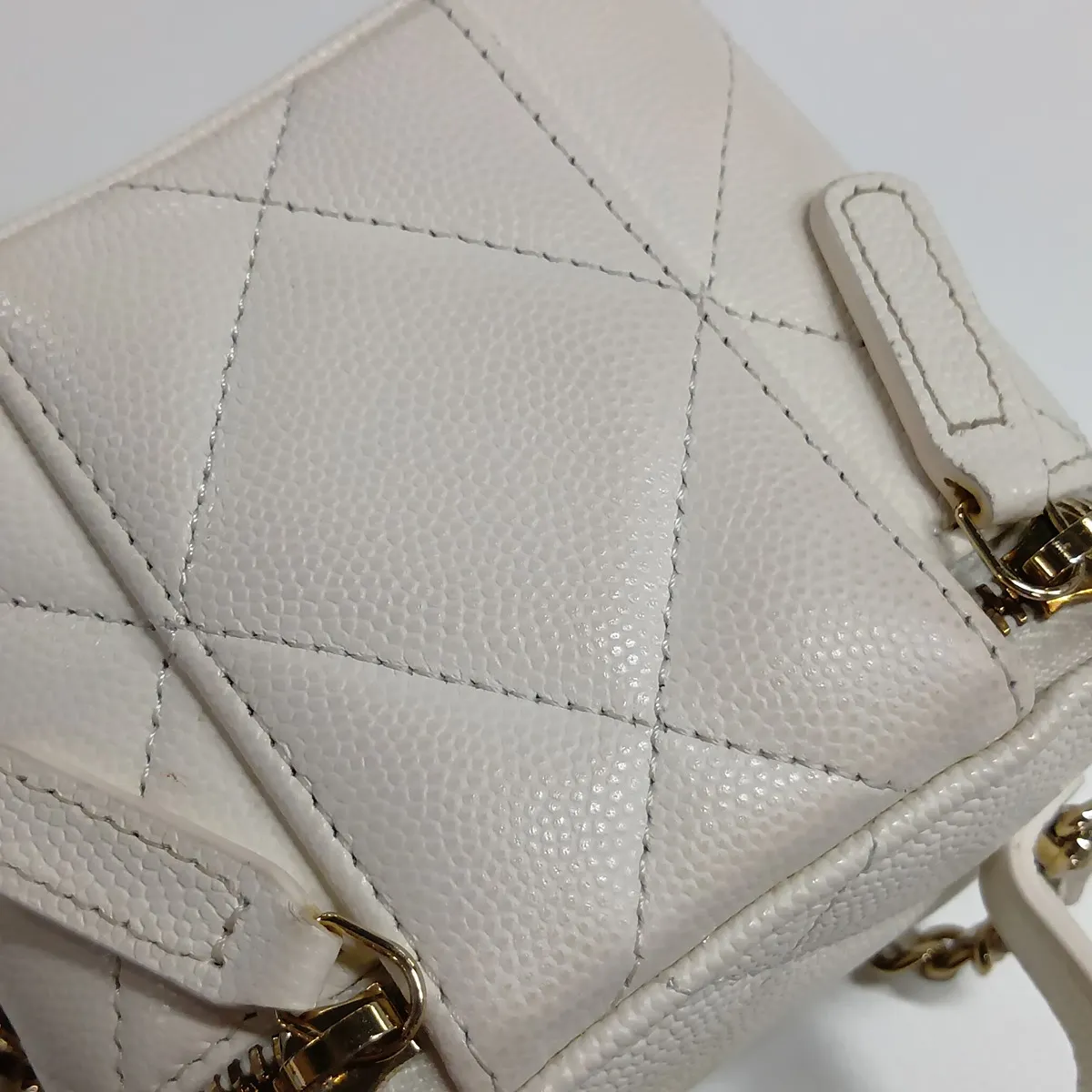 Matelassé Caviar Skin Vanity Bag, White with Gold Hardware, C8L75280, Random Plate — view 13