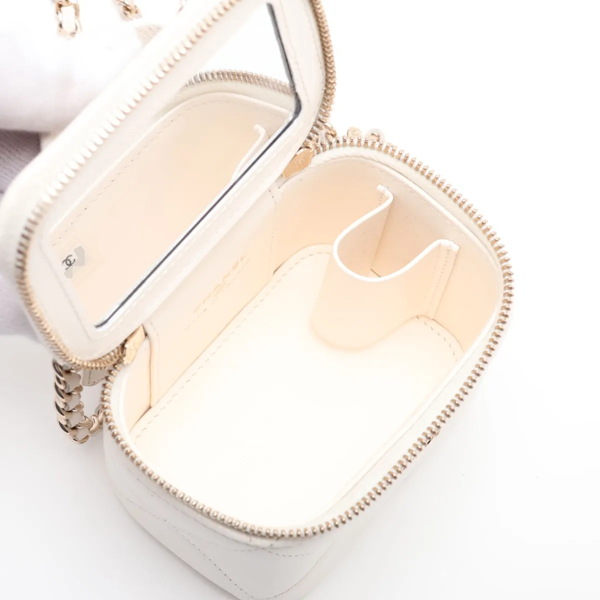 Matelassé Caviar Skin Vanity Bag, White with Gold Hardware, C8L75280, Random Plate — view 8