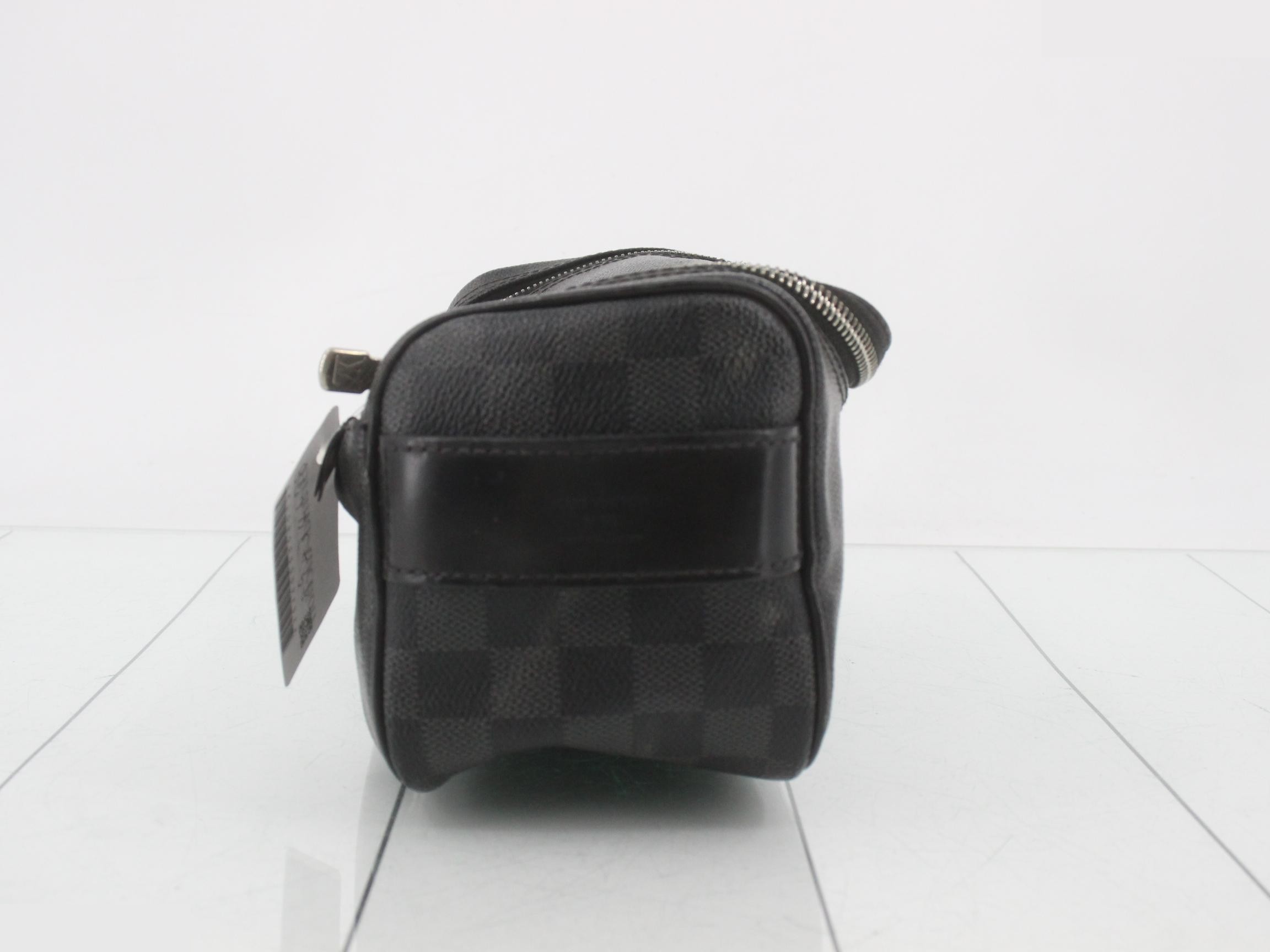 Damier Graphite Toiletry Pouch — view 4