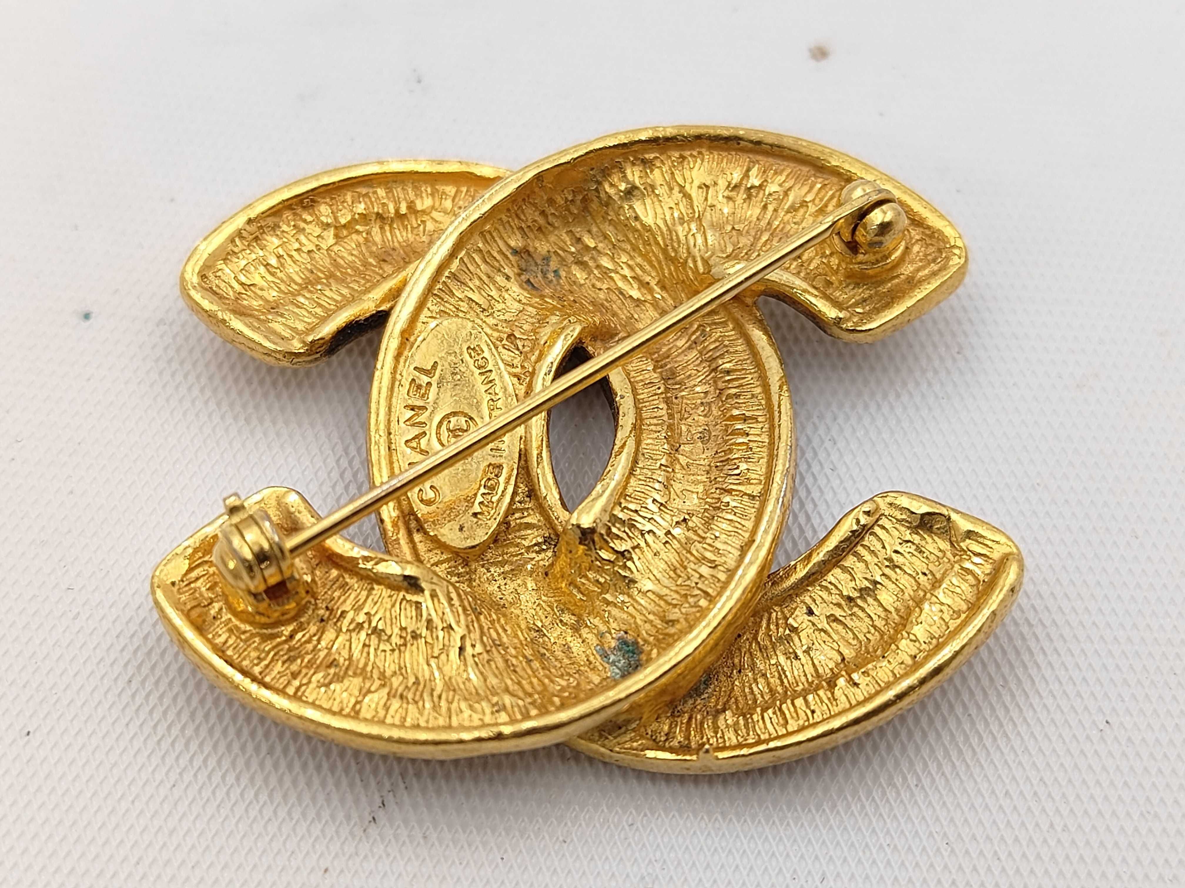 Matelassé Coco Mark Brooch — view 2